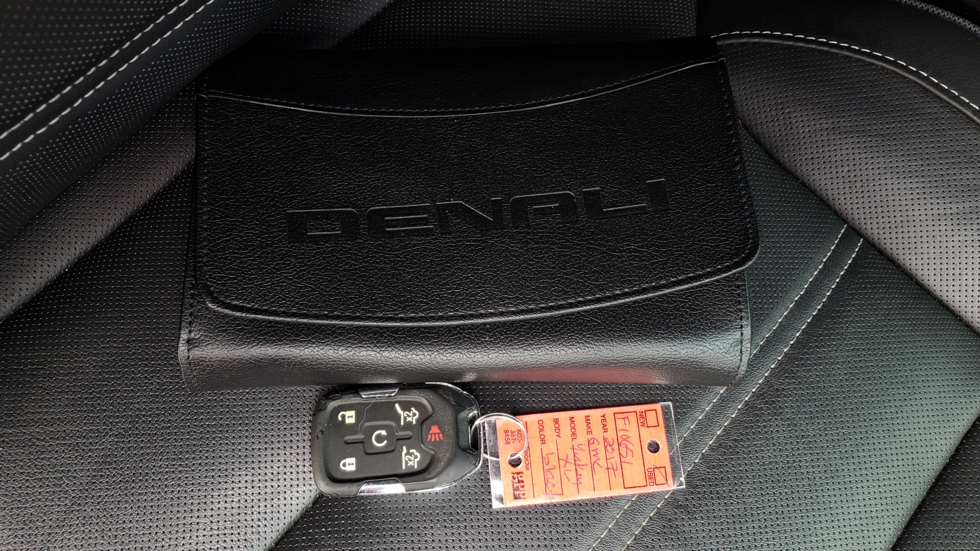 Used 2017 GMC YUKON XL DENALI 4WD / NAV / SUNROOF / ENT / 3-ROWS / BOSE / REARVIEW for sale Sold at Formula Imports in Charlotte NC 28227 103
