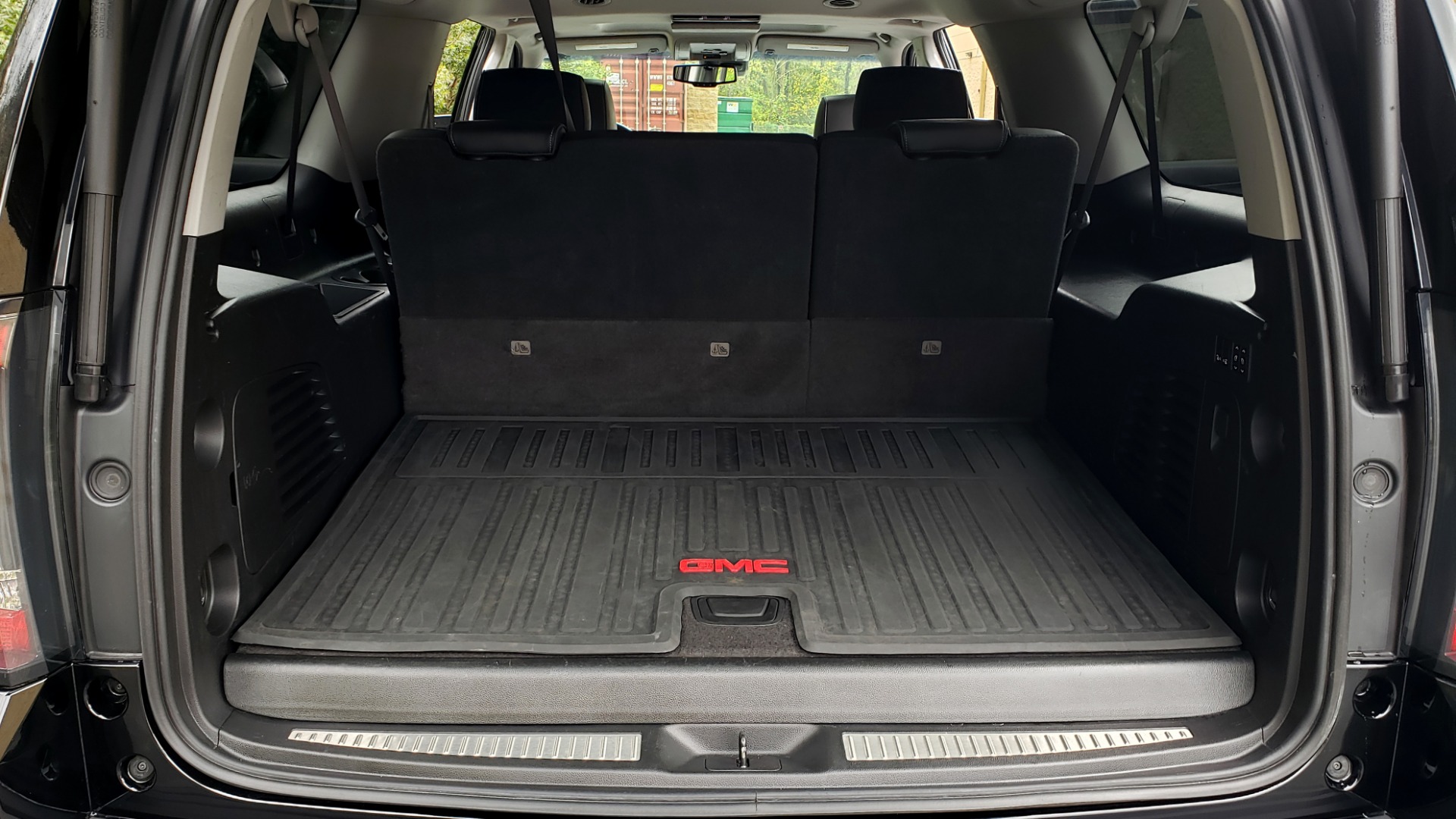 Used 2017 GMC YUKON XL DENALI 4WD / NAV / SUNROOF / ENT / 3-ROWS / BOSE / REARVIEW for sale Sold at Formula Imports in Charlotte NC 28227 15