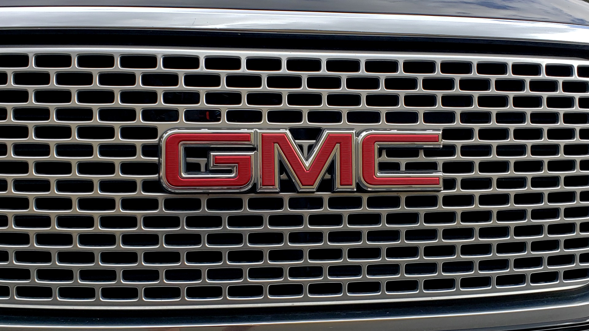 Used 2017 GMC YUKON XL DENALI 4WD / NAV / SUNROOF / ENT / 3-ROWS / BOSE / REARVIEW for sale Sold at Formula Imports in Charlotte NC 28227 24