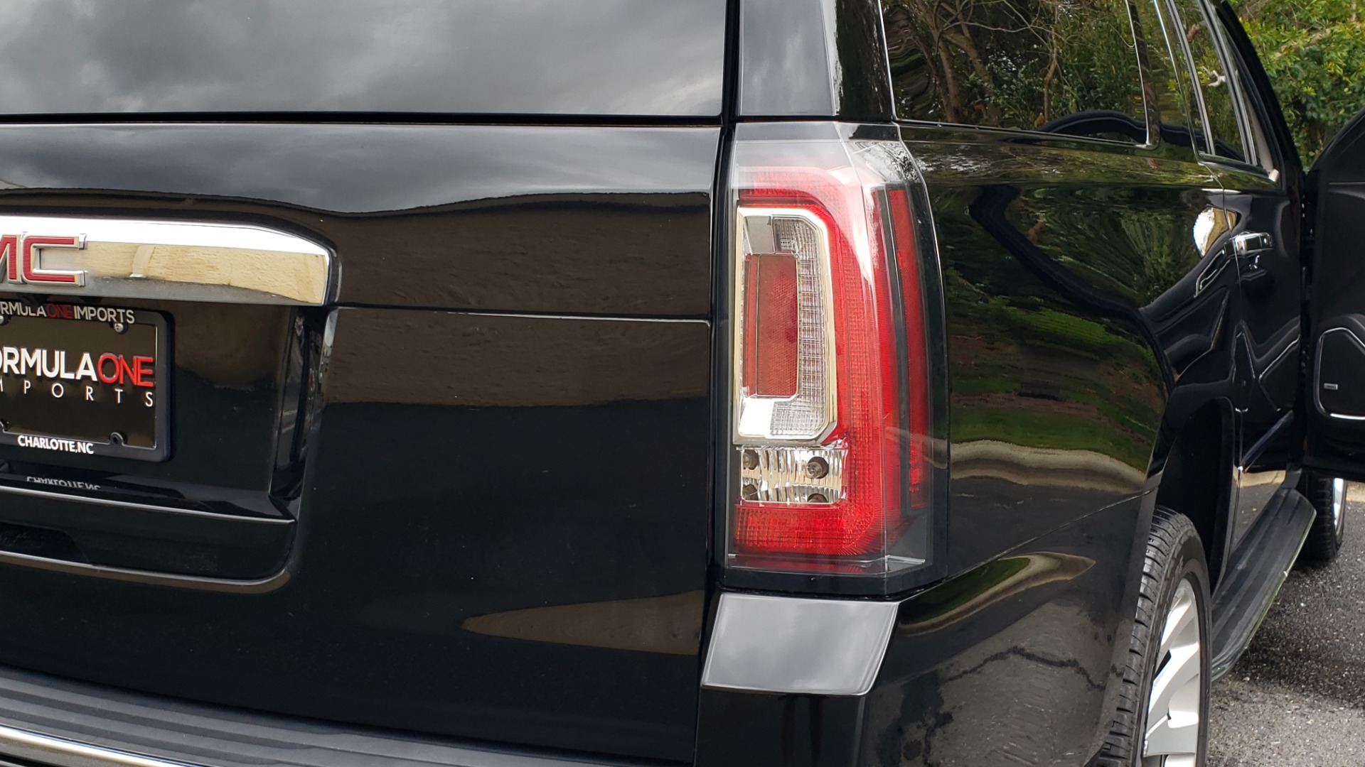 Used 2017 GMC YUKON XL DENALI 4WD / NAV / SUNROOF / ENT / 3-ROWS / BOSE / REARVIEW for sale Sold at Formula Imports in Charlotte NC 28227 30