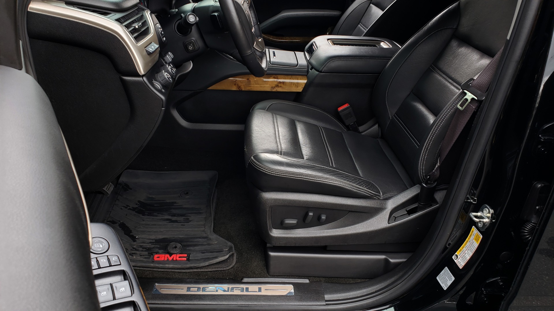 Used 2017 GMC YUKON XL DENALI 4WD / NAV / SUNROOF / ENT / 3-ROWS / BOSE / REARVIEW for sale Sold at Formula Imports in Charlotte NC 28227 38