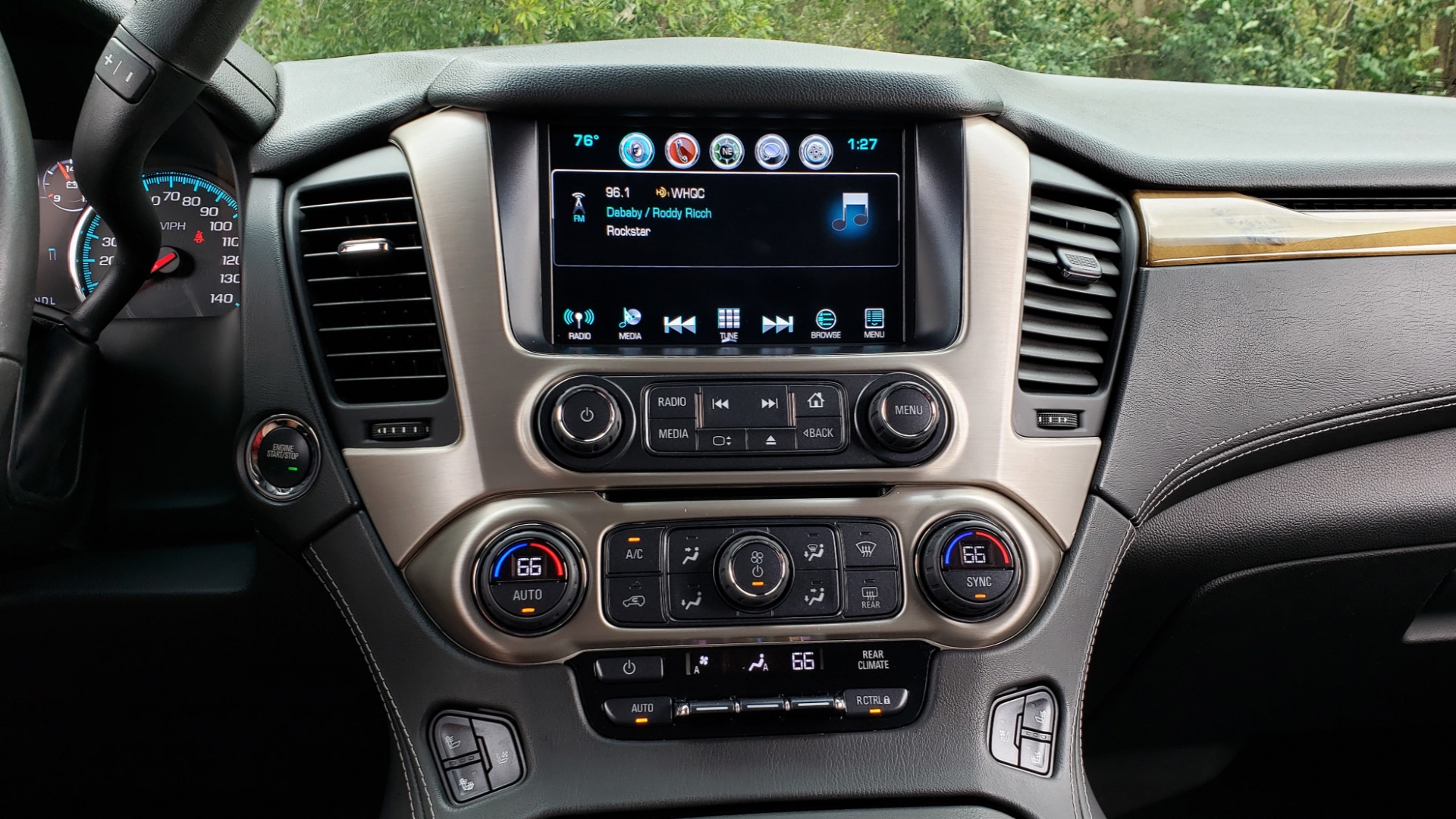 Used 2017 GMC YUKON XL DENALI 4WD / NAV / SUNROOF / ENT / 3-ROWS / BOSE / REARVIEW for sale Sold at Formula Imports in Charlotte NC 28227 50