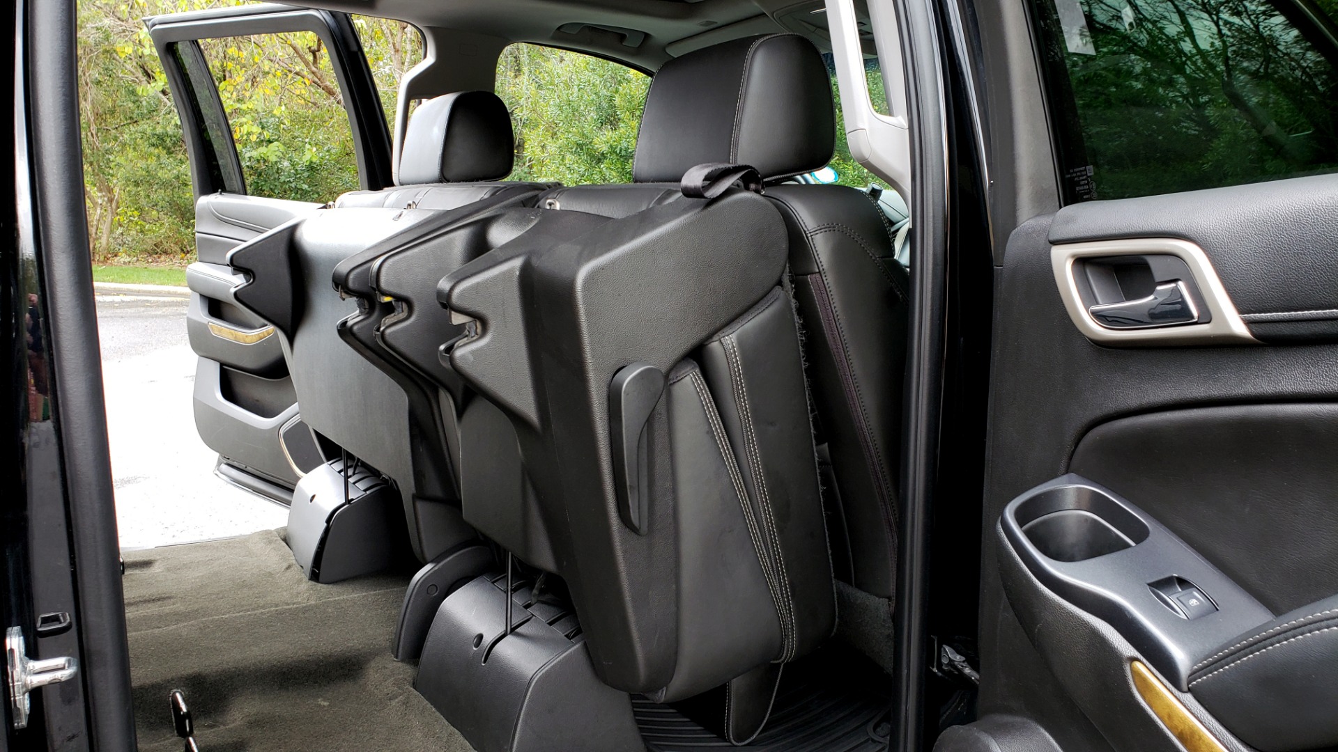 Used 2017 GMC YUKON XL DENALI 4WD / NAV / SUNROOF / ENT / 3-ROWS / BOSE / REARVIEW for sale Sold at Formula Imports in Charlotte NC 28227 71