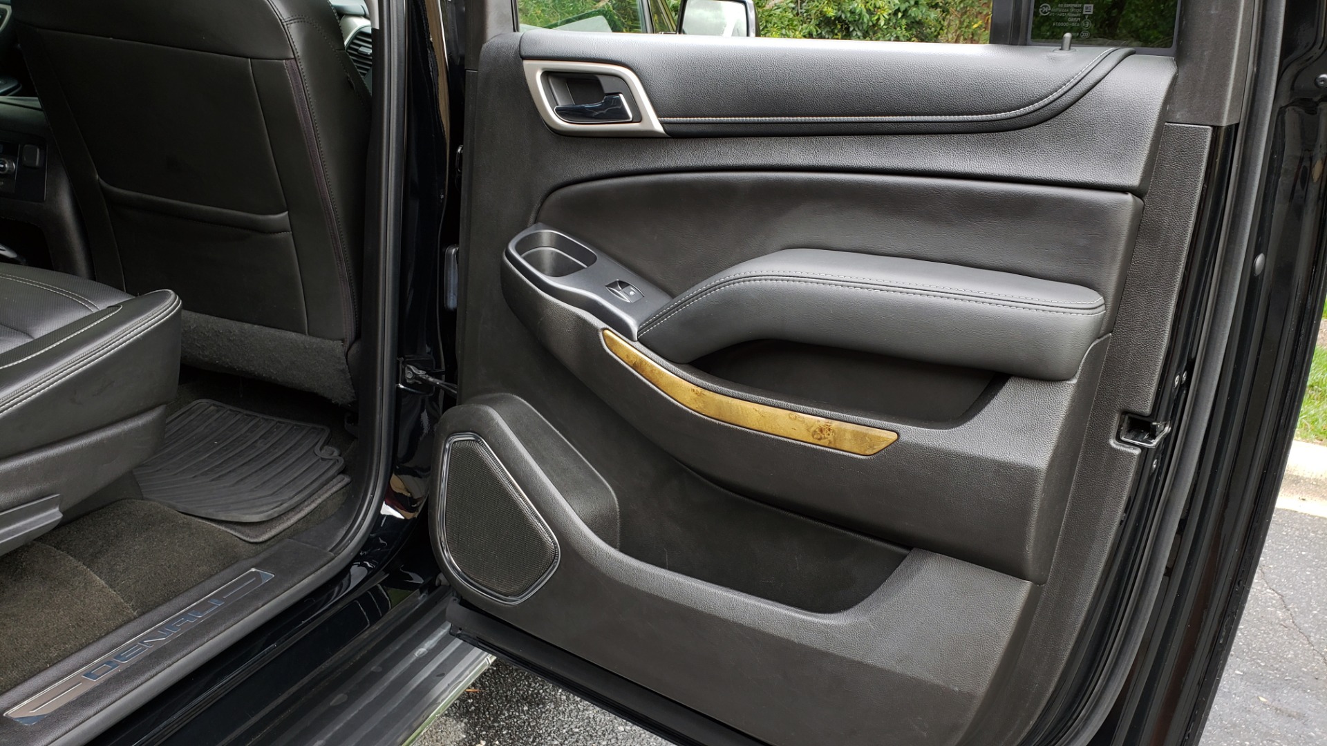 Used 2017 GMC YUKON XL DENALI 4WD / NAV / SUNROOF / ENT / 3-ROWS / BOSE / REARVIEW for sale Sold at Formula Imports in Charlotte NC 28227 81