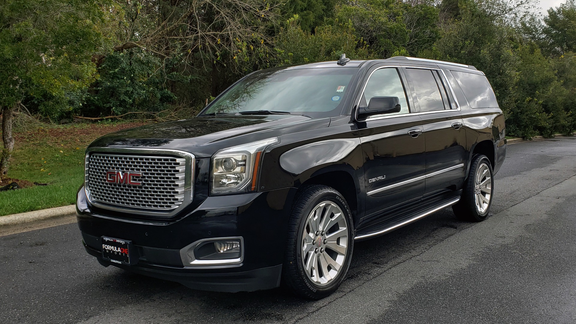Used 2017 GMC YUKON XL DENALI 4WD / NAV / SUNROOF / ENT / 3-ROWS / BOSE / REARVIEW for sale Sold at Formula Imports in Charlotte NC 28227 1