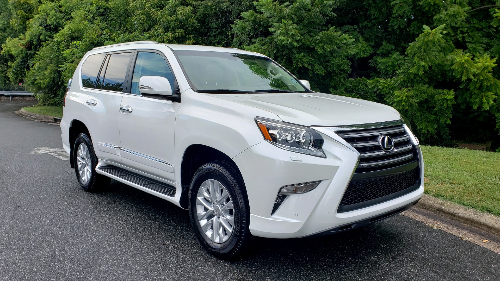 Used 2019 Lexus GX GX 460 for sale Sold at Formula Imports in Charlotte NC 28227 10