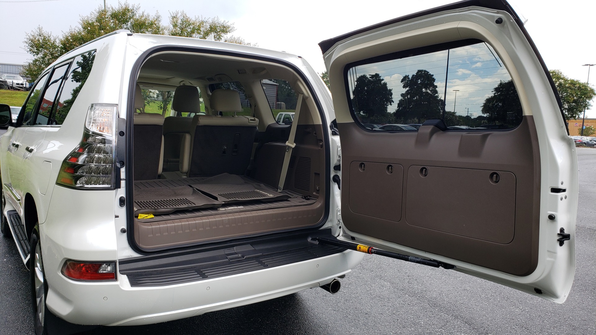 Used 2019 Lexus GX GX 460 for sale Sold at Formula Imports in Charlotte NC 28227 16