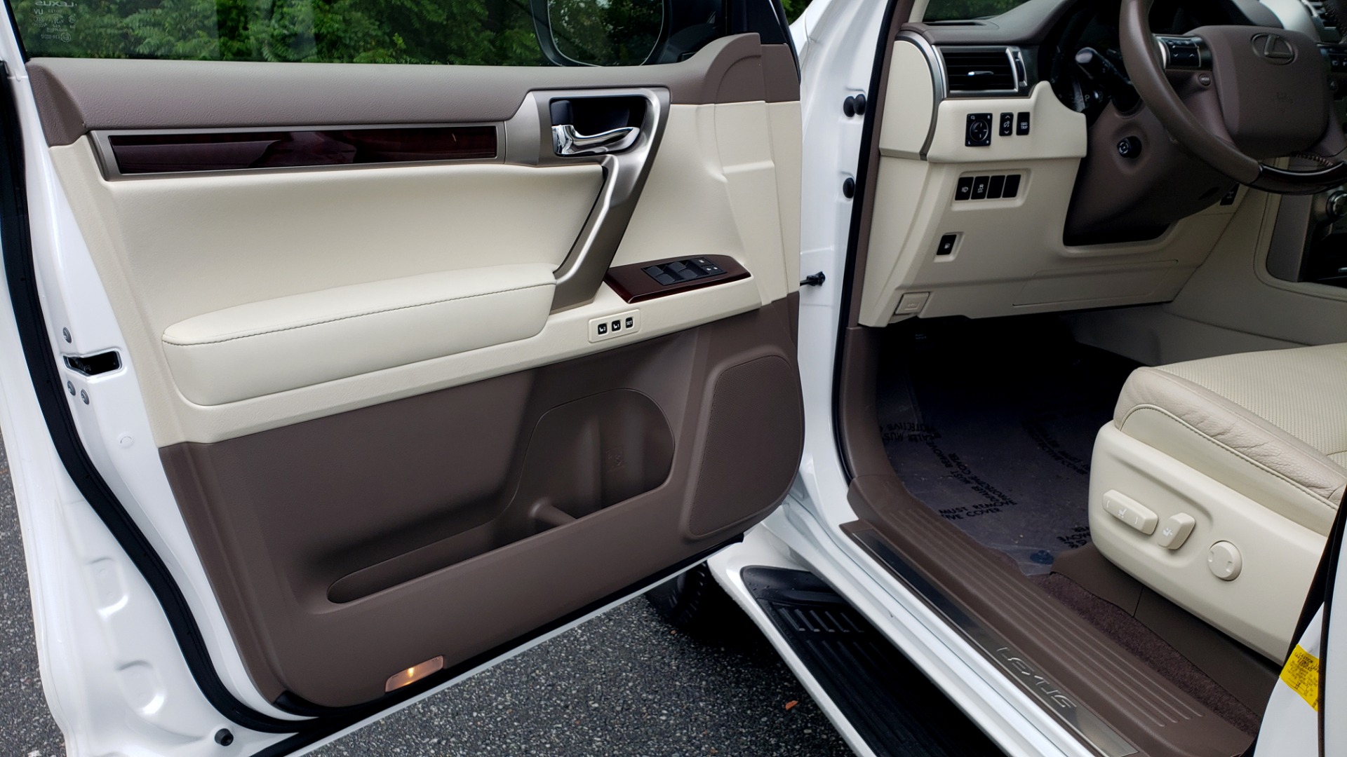 Used 2019 Lexus GX GX 460 for sale Sold at Formula Imports in Charlotte NC 28227 35