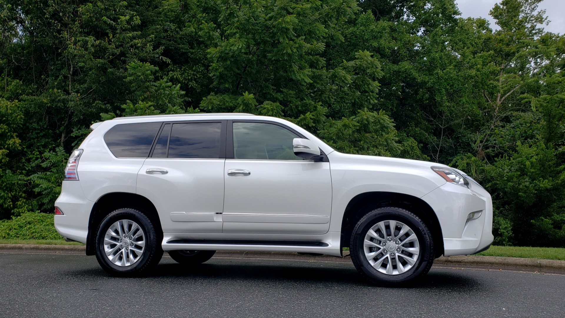 Used 2019 Lexus GX GX 460 for sale Sold at Formula Imports in Charlotte NC 28227 9