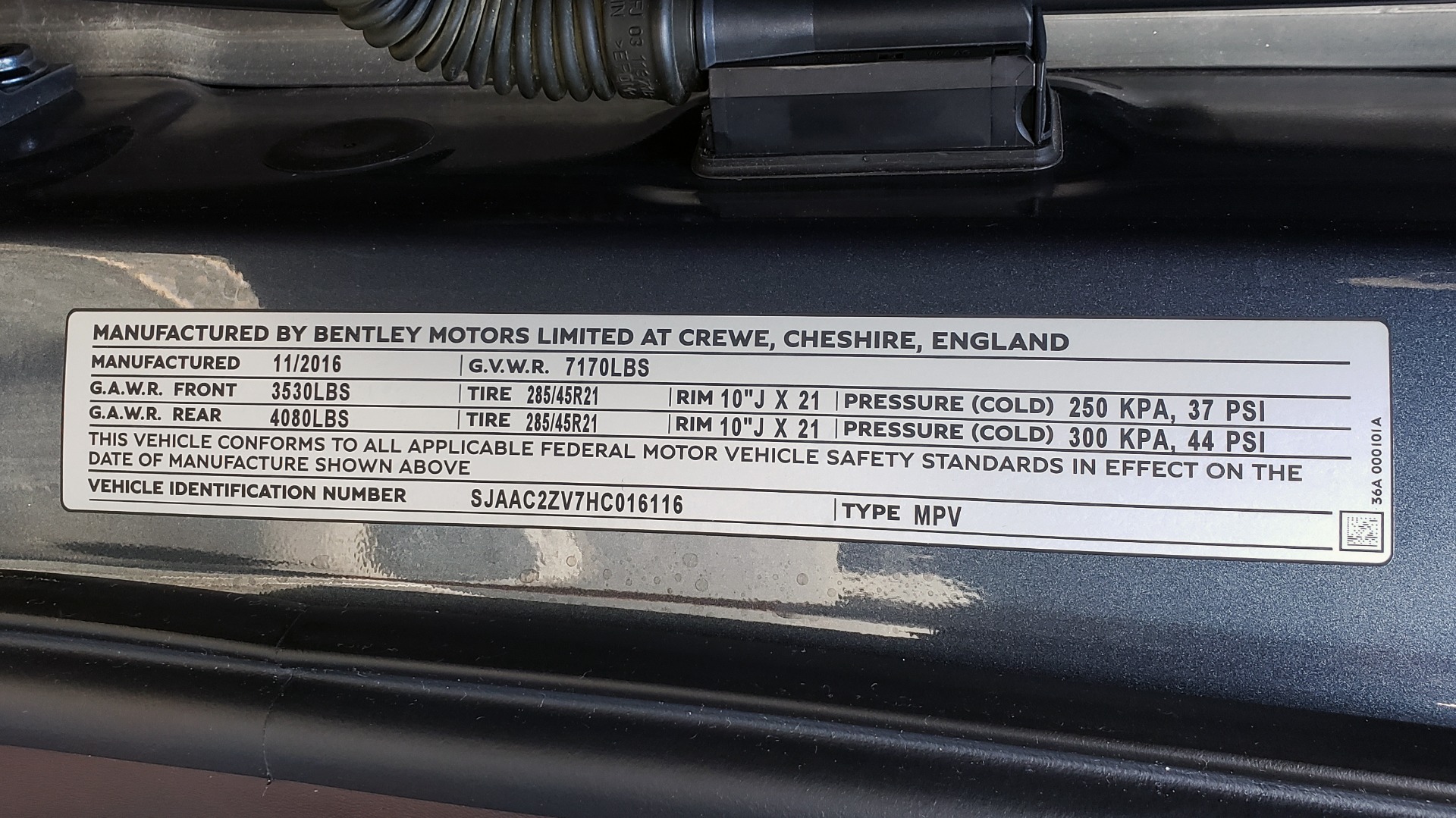 Used 2017 Bentley BENTAYGA W12 600HP / NAV / HTD SEATS / PANO-ROOF / REARVIEW for sale Sold at Formula Imports in Charlotte NC 28227 105