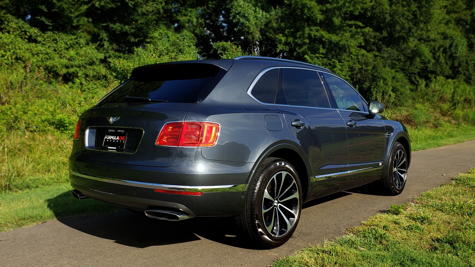 Used 2017 Bentley BENTAYGA W12 600HP / NAV / HTD SEATS / PANO-ROOF / REARVIEW / 21IN WHEELS for sale Sold at Formula Imports in Charlotte NC 28227 19