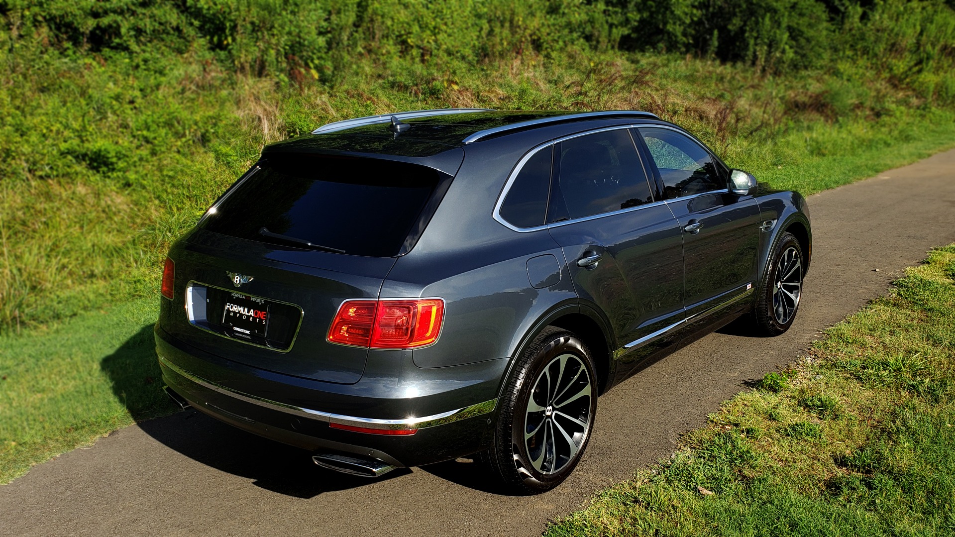 Used 2017 Bentley BENTAYGA W12 600HP / NAV / HTD SEATS / PANO-ROOF / REARVIEW / 21IN WHEELS for sale Sold at Formula Imports in Charlotte NC 28227 20