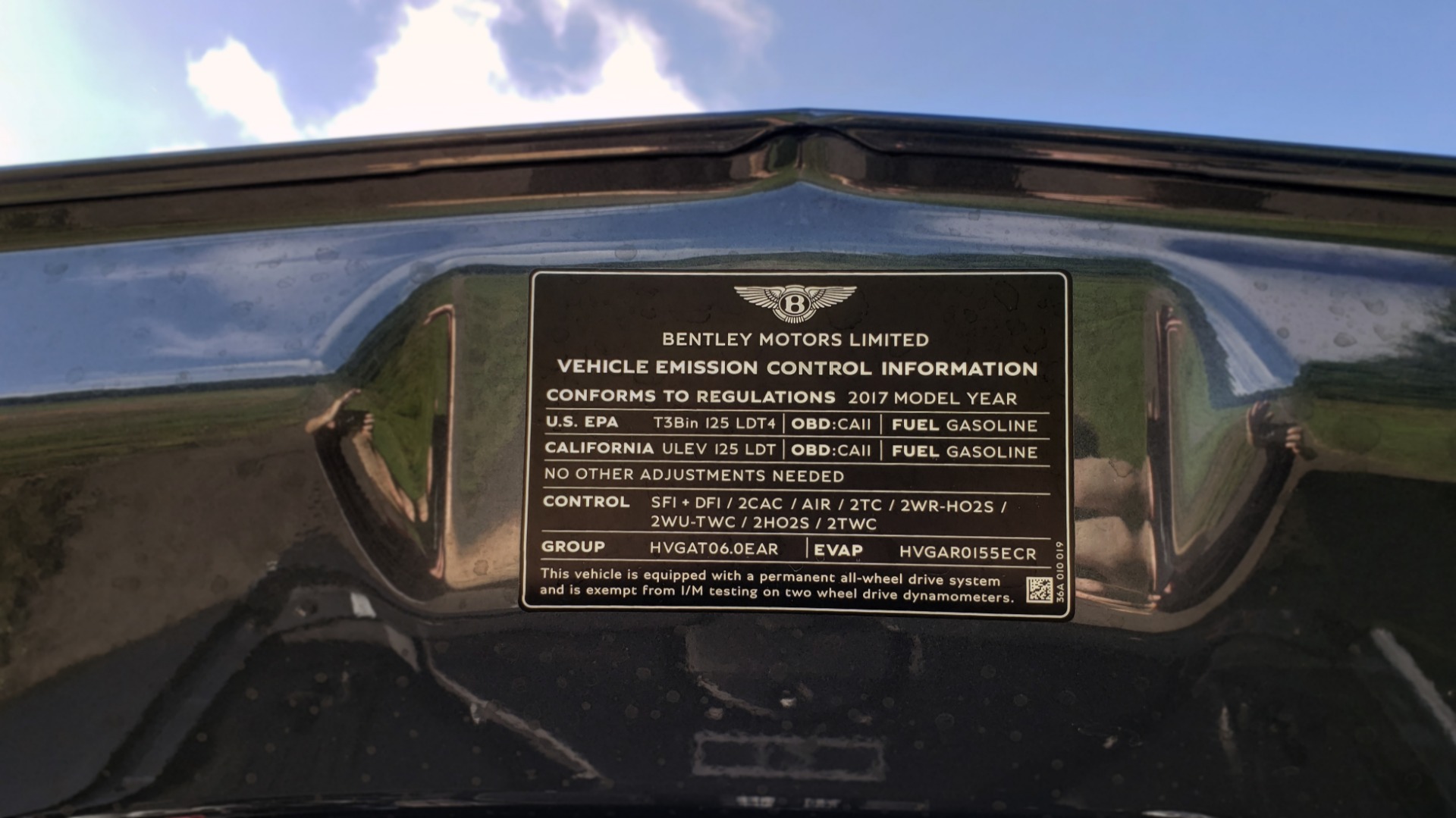 Used 2017 Bentley BENTAYGA W12 600HP / NAV / HTD SEATS / PANO-ROOF / REARVIEW for sale Sold at Formula Imports in Charlotte NC 28227 29