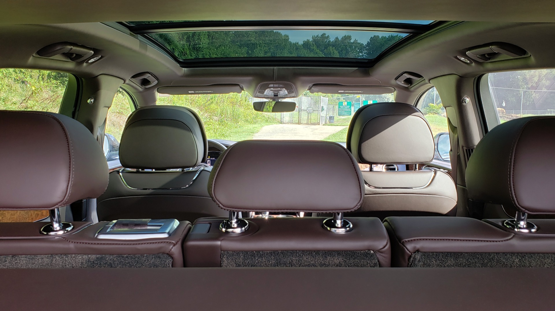 Used 2017 Bentley BENTAYGA W12 600HP / NAV / HUD / PANO-ROOF / VENT SEATS / REARVIEW for sale $144,995 at Formula Imports in Charlotte NC 28227 37