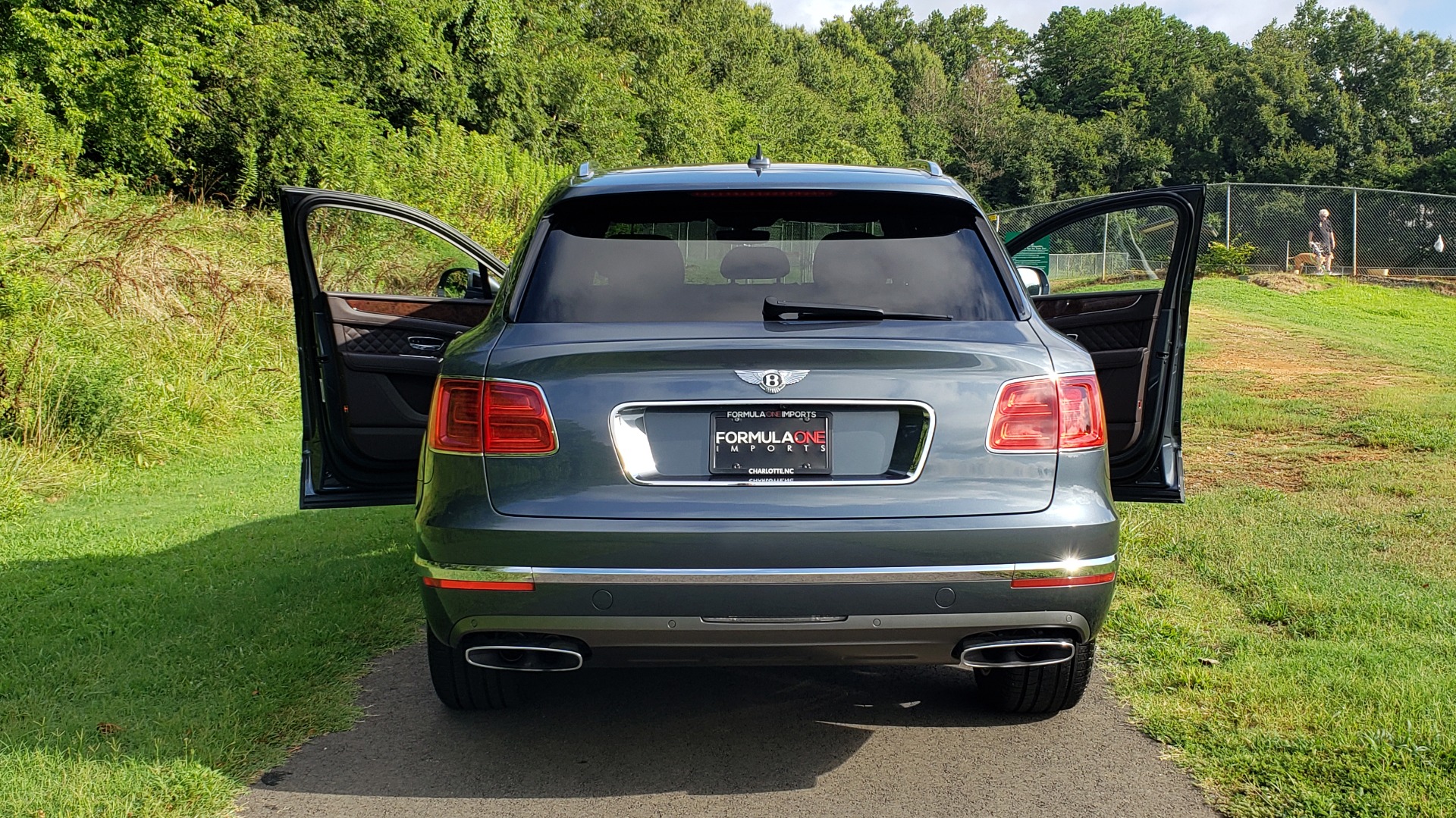 Used 2017 Bentley BENTAYGA W12 600HP / NAV / HTD SEATS / PANO-ROOF / REARVIEW / 21IN WHEELS for sale Sold at Formula Imports in Charlotte NC 28227 39