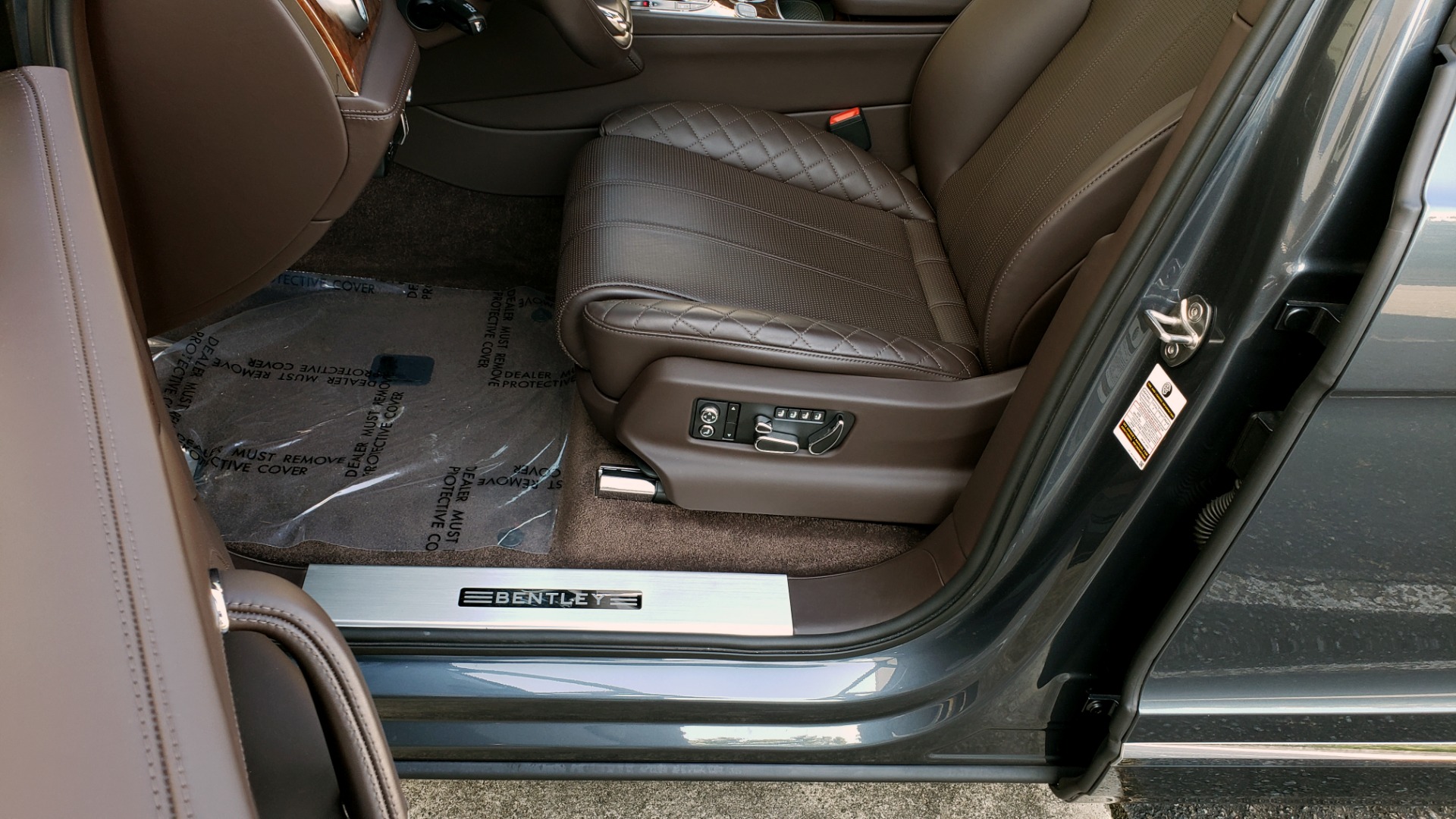 Used 2017 Bentley BENTAYGA W12 600HP / NAV / HTD SEATS / PANO-ROOF / REARVIEW for sale Sold at Formula Imports in Charlotte NC 28227 47