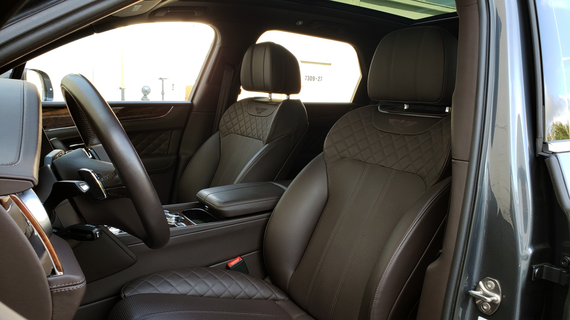 Used 2017 Bentley BENTAYGA W12 600HP / NAV / HTD SEATS / PANO-ROOF / REARVIEW / 21IN WHEELS for sale Sold at Formula Imports in Charlotte NC 28227 49
