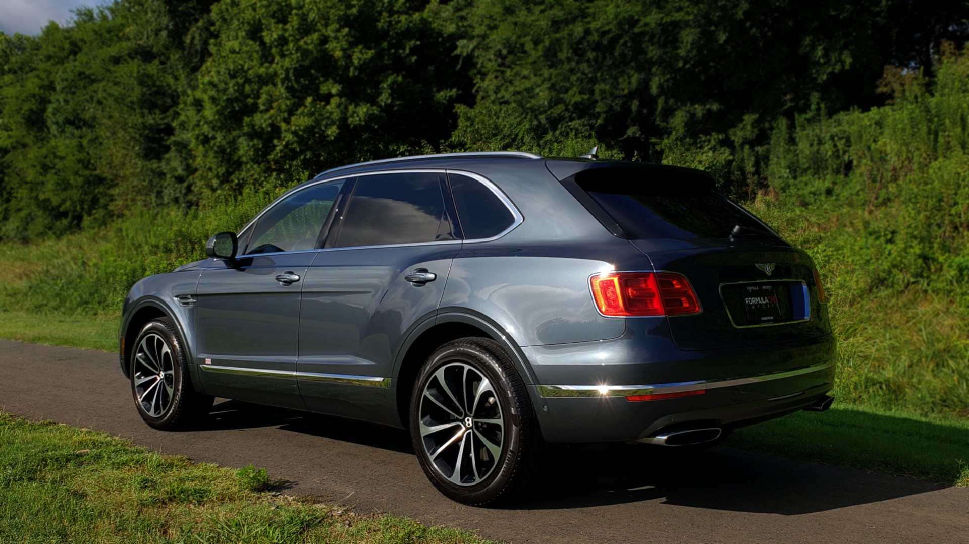 Used 2017 Bentley BENTAYGA W12 600HP / NAV / HTD SEATS / PANO-ROOF / REARVIEW / 21IN WHEELS for sale Sold at Formula Imports in Charlotte NC 28227 6