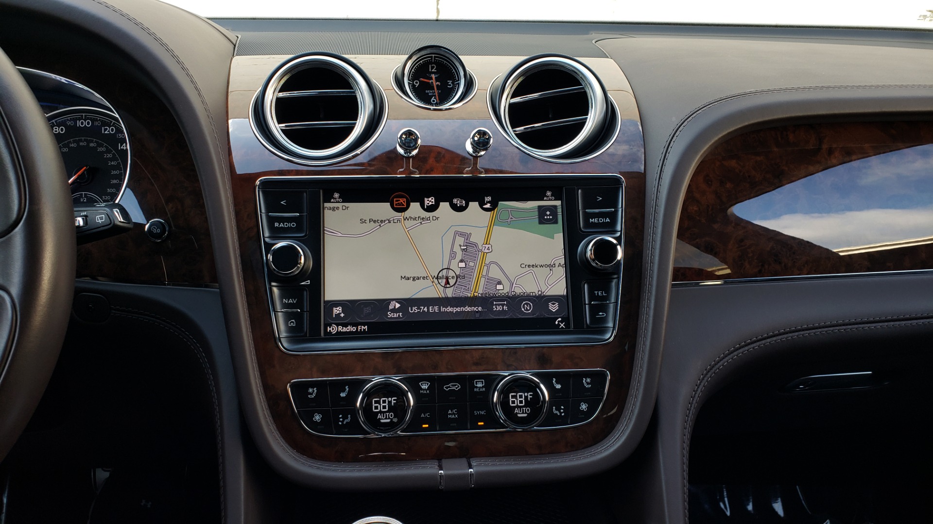 Used 2017 Bentley BENTAYGA W12 600HP / NAV / HUD / PANO-ROOF / VENT SEATS / REARVIEW for sale $144,995 at Formula Imports in Charlotte NC 28227 60