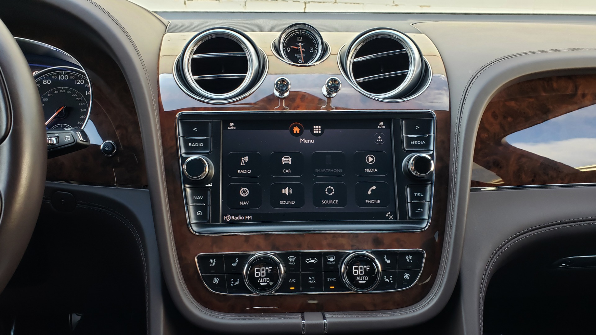 Used 2017 Bentley BENTAYGA W12 600HP / NAV / HTD SEATS / PANO-ROOF / REARVIEW / 21IN WHEELS for sale Sold at Formula Imports in Charlotte NC 28227 61