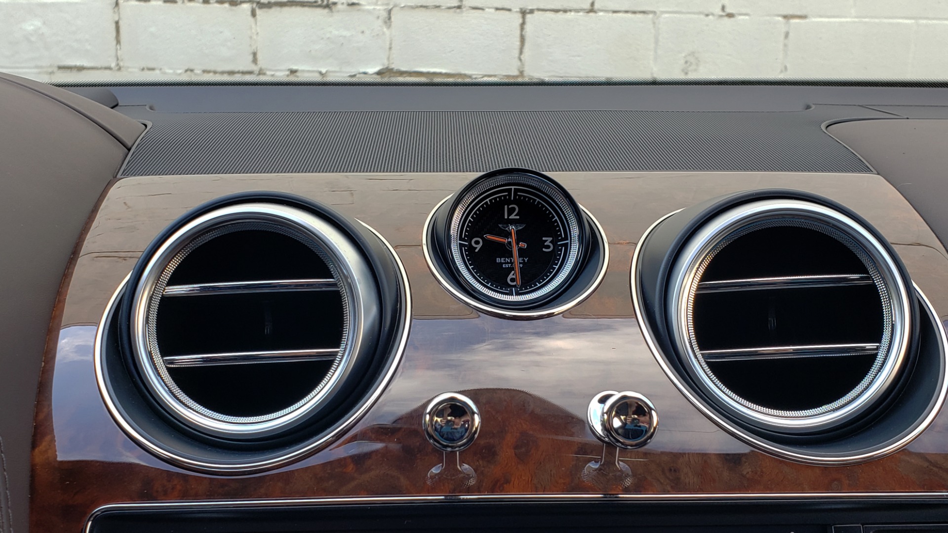Used 2017 Bentley BENTAYGA W12 600HP / NAV / HUD / PANO-ROOF / VENT SEATS / REARVIEW for sale $144,995 at Formula Imports in Charlotte NC 28227 63