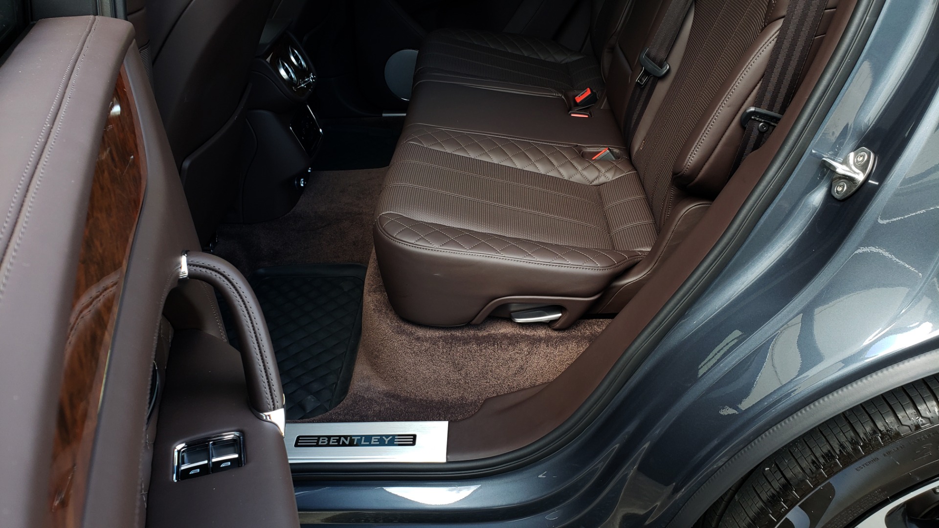 Used 2017 Bentley BENTAYGA W12 600HP / NAV / HTD SEATS / PANO-ROOF / REARVIEW for sale Sold at Formula Imports in Charlotte NC 28227 77