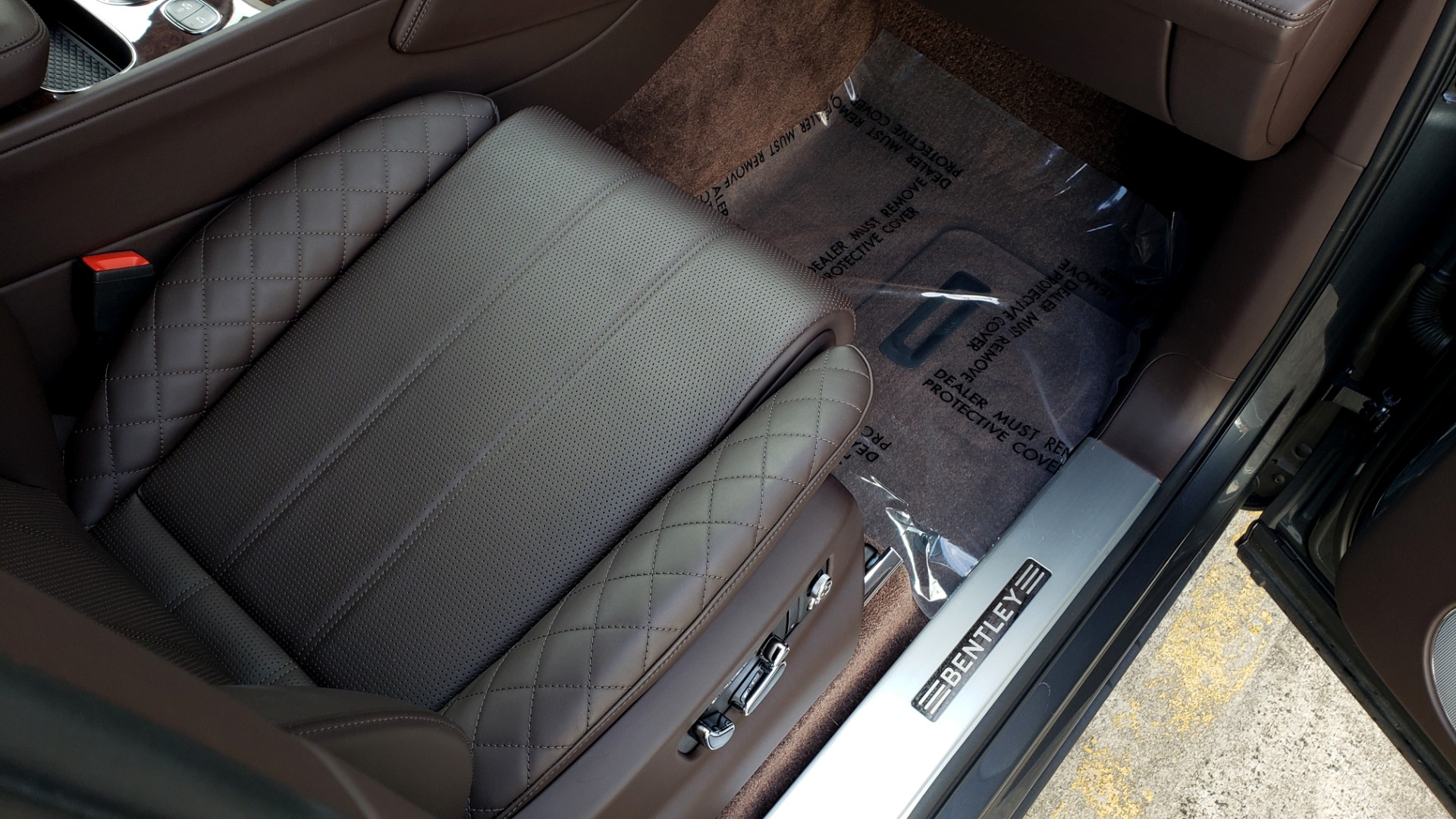 Used 2017 Bentley BENTAYGA W12 600HP / NAV / HUD / PANO-ROOF / VENT SEATS / REARVIEW for sale $144,995 at Formula Imports in Charlotte NC 28227 83
