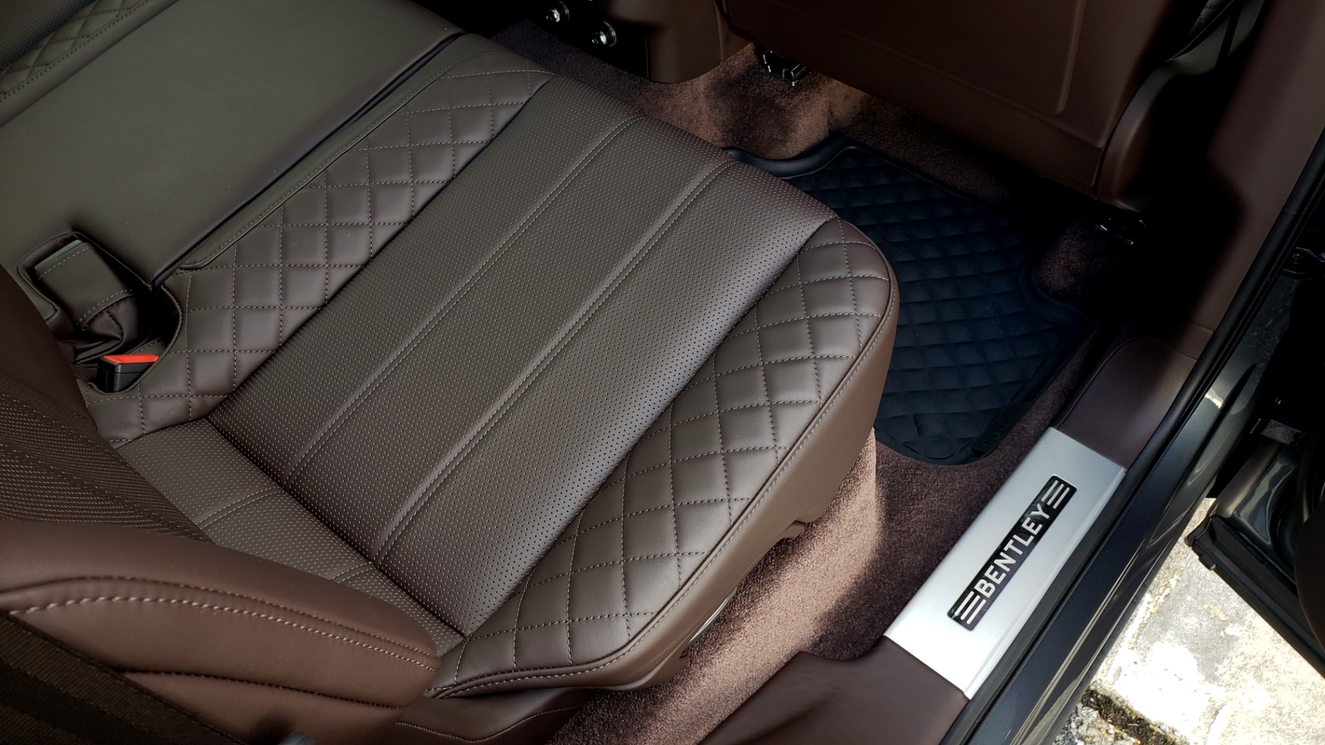 Used 2017 Bentley BENTAYGA W12 600HP / NAV / HTD SEATS / PANO-ROOF / REARVIEW for sale Sold at Formula Imports in Charlotte NC 28227 94