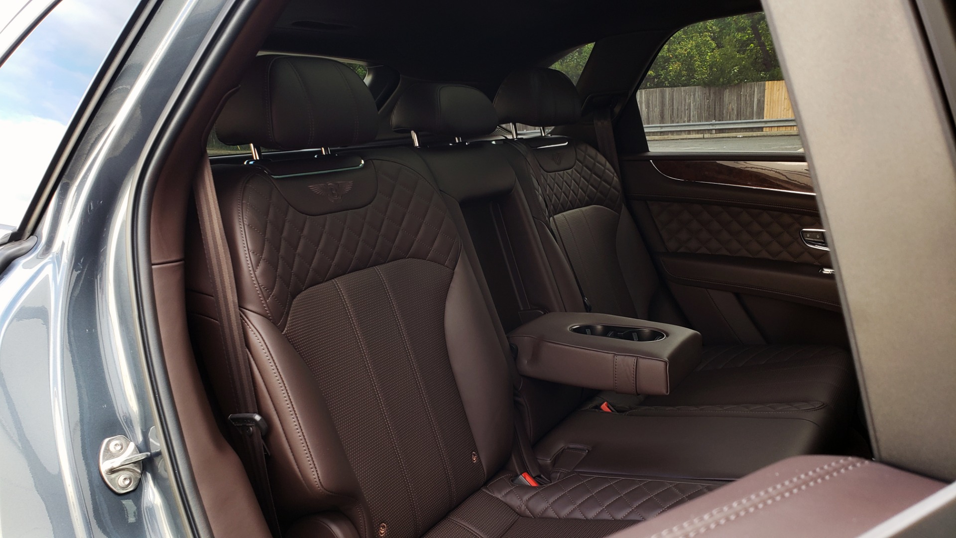 Used 2017 Bentley BENTAYGA W12 600HP / NAV / HTD SEATS / PANO-ROOF / REARVIEW / 21IN WHEELS for sale Sold at Formula Imports in Charlotte NC 28227 96