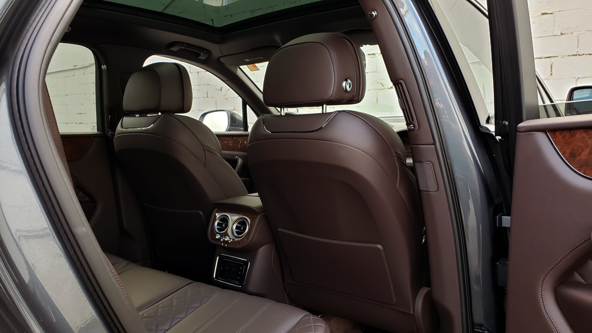 Used 2017 Bentley BENTAYGA W12 600HP / NAV / HTD SEATS / PANO-ROOF / REARVIEW / 21IN WHEELS for sale Sold at Formula Imports in Charlotte NC 28227 99