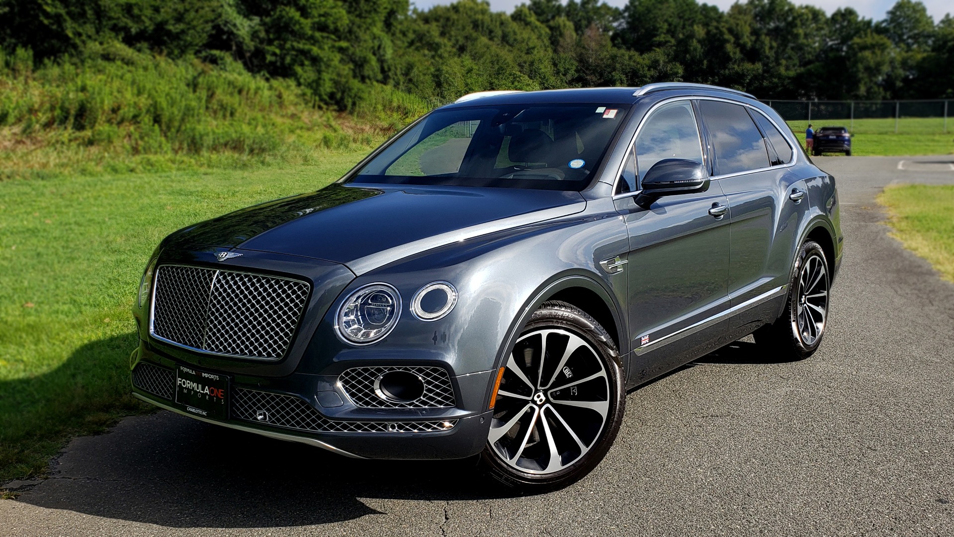Used 2017 Bentley BENTAYGA W12 600HP / NAV / HTD SEATS / PANO-ROOF / REARVIEW / 21IN WHEELS for sale Sold at Formula Imports in Charlotte NC 28227 1
