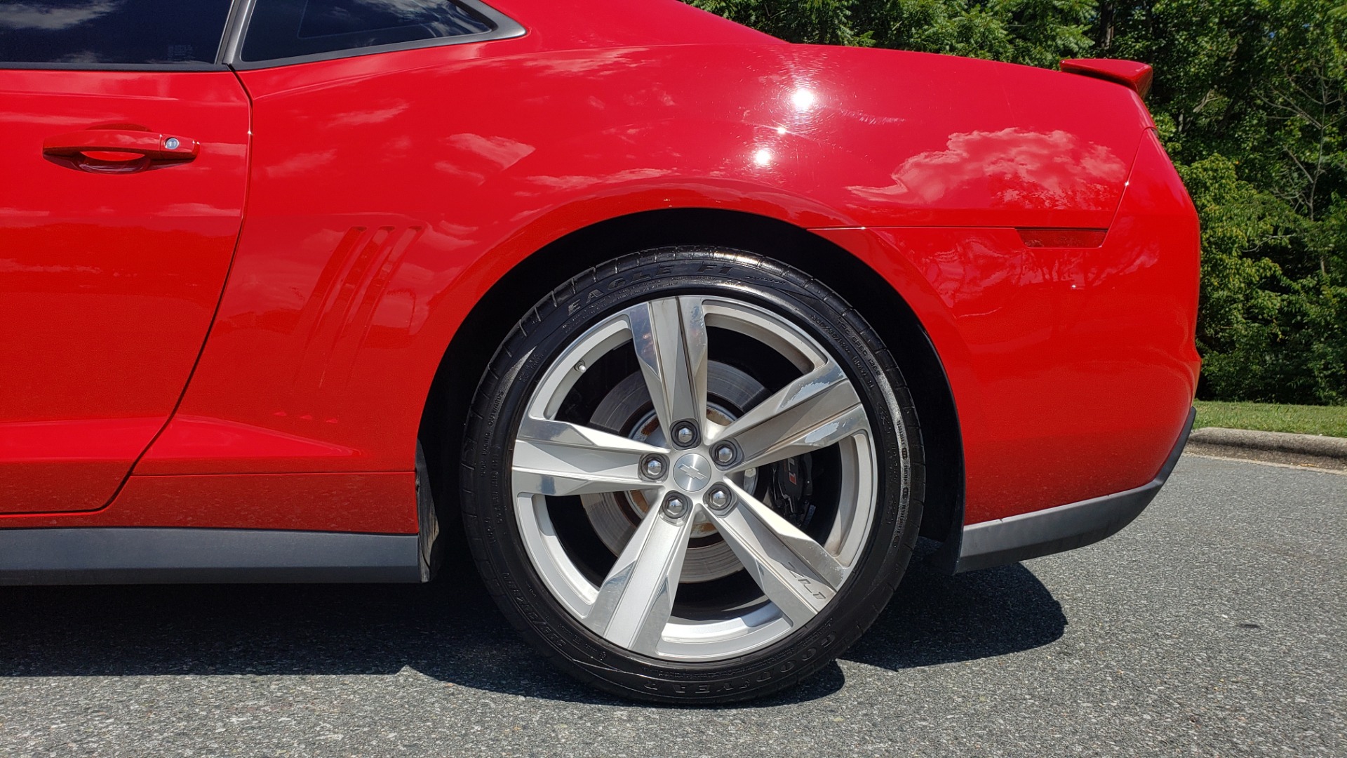 Used 2013 Chevrolet CAMARO ZL1 / 6.2L SUPERCHARGED 580HP / 6-SPD AUTO / NAV / REARVIEW for sale Sold at Formula Imports in Charlotte NC 28227 86