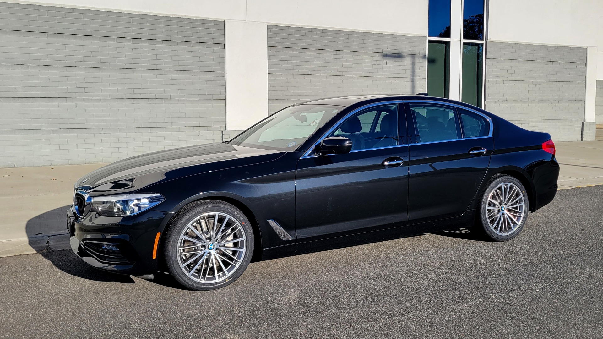 Used 2017 BMW 5 SERIES 530I XDRIVE PREMIUM / NAV / SUNROOF / PARK ASST / COLD WTHR / RE for sale Sold at Formula Imports in Charlotte NC 28227 3