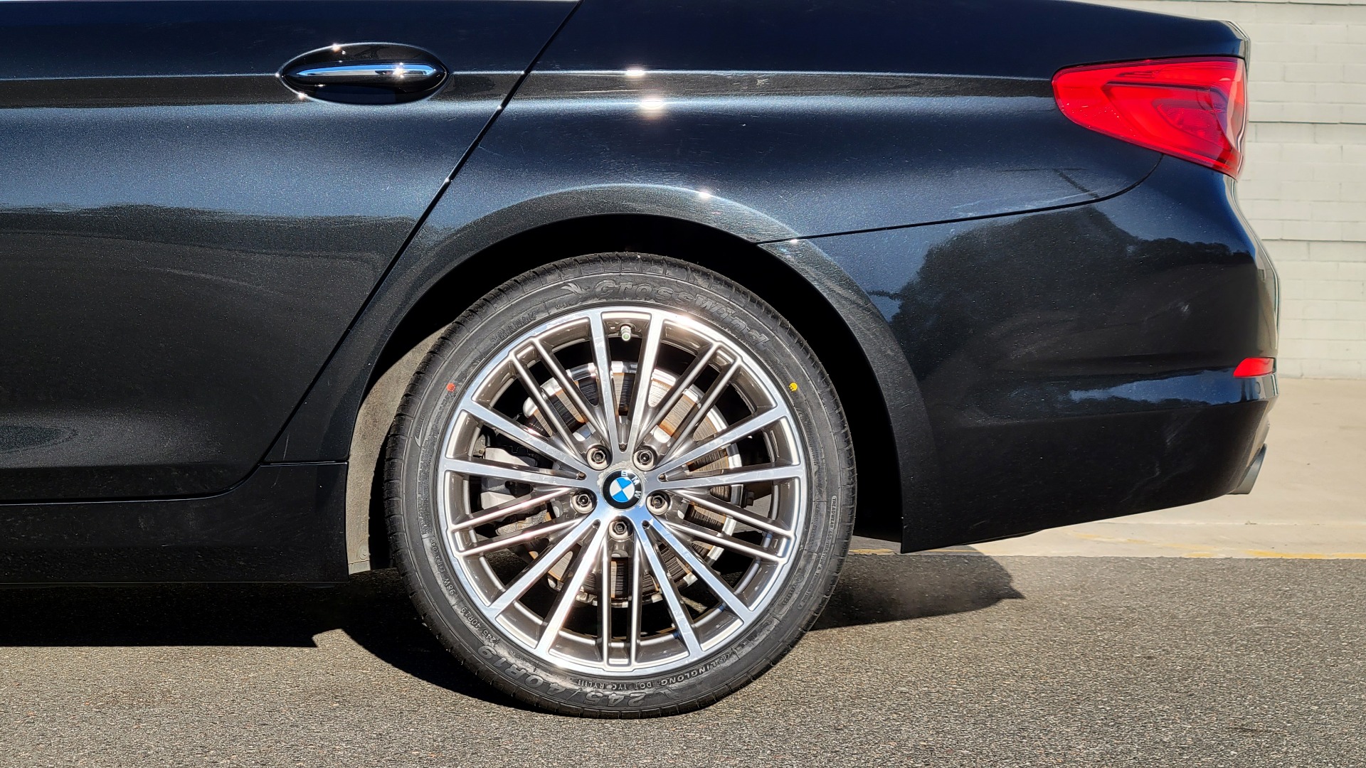 Used 2017 BMW 5 SERIES 530I XDRIVE PREMIUM / NAV / SUNROOF / PARK ASST / COLD WTHR / RE for sale Sold at Formula Imports in Charlotte NC 28227 30