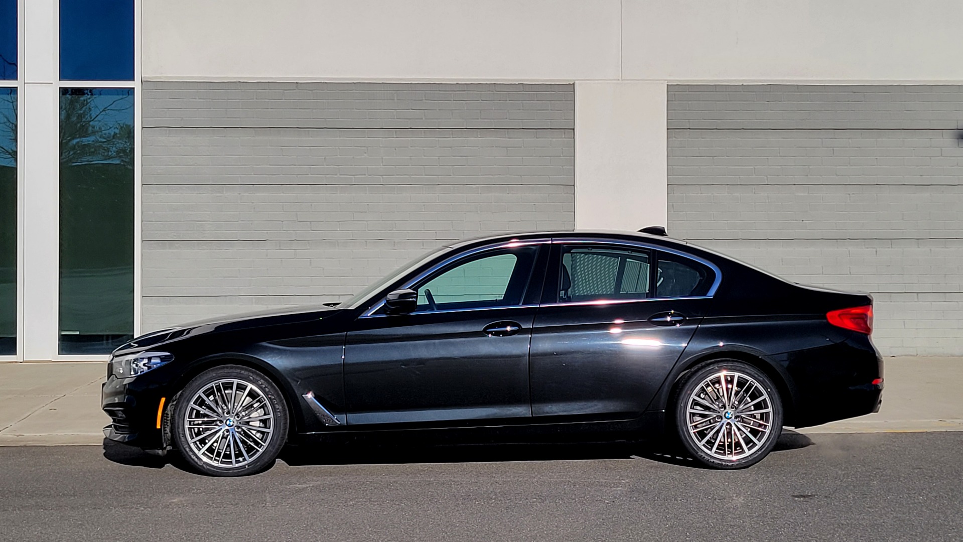 Used 2017 BMW 5 SERIES 530I XDRIVE PREMIUM / NAV / SUNROOF / PARK ASST / COLD WTHR / RE for sale Sold at Formula Imports in Charlotte NC 28227 4