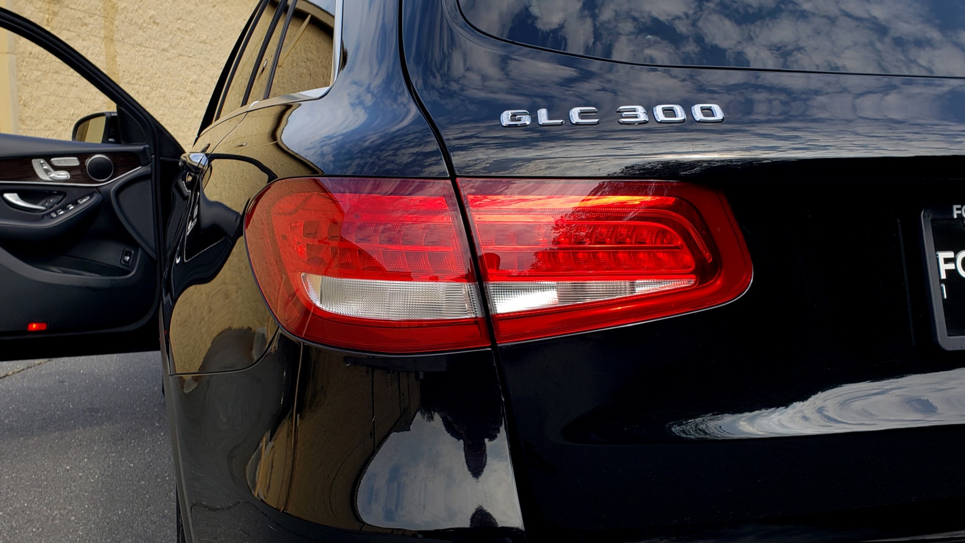Used 2016 Mercedes-Benz GLC 300 / PANO-ROOF / HEATED SEATS / REARVIEW / NEW TIRES for sale Sold at Formula Imports in Charlotte NC 28227 28