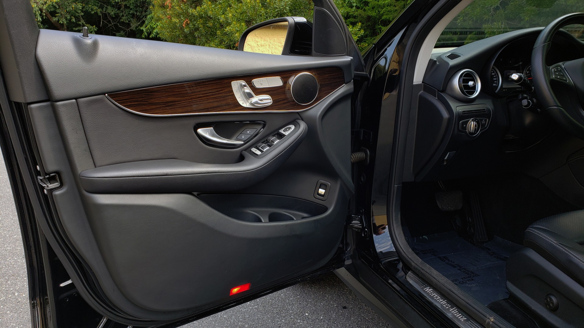 Used 2016 Mercedes-Benz GLC 300 / PANO-ROOF / HEATED SEATS / REARVIEW / NEW TIRES for sale Sold at Formula Imports in Charlotte NC 28227 31
