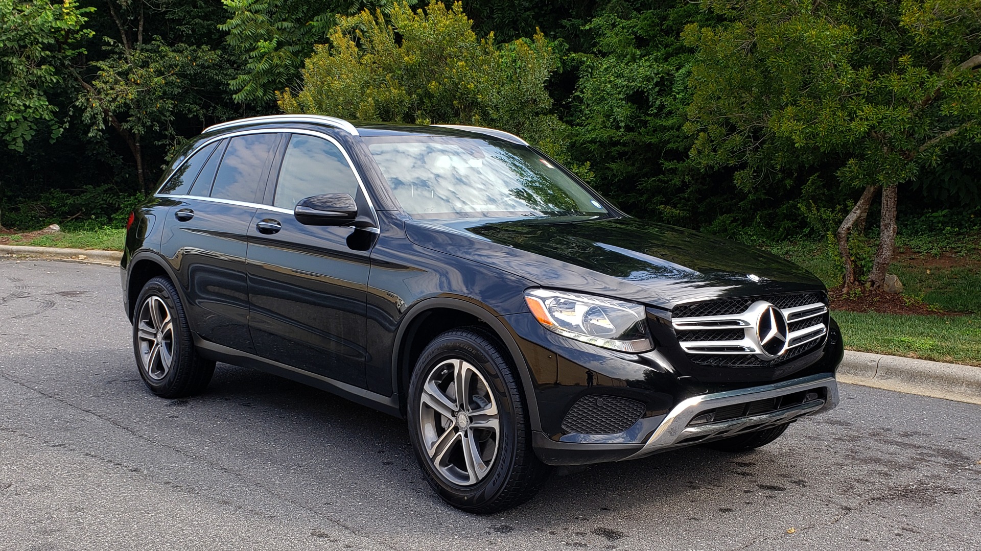 Used 2016 Mercedes-Benz GLC 300 / PANO-ROOF / HEATED SEATS / REARVIEW / NEW TIRES for sale Sold at Formula Imports in Charlotte NC 28227 4