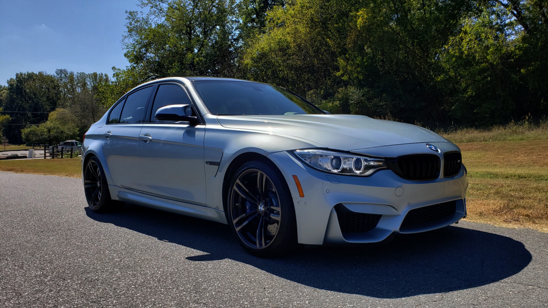 Used 2015 BMW M3 EXECUTIVE PKG / NAV / CAMERA / HUD / CARBON FIBER ROOF for sale Sold at Formula Imports in Charlotte NC 28227 14