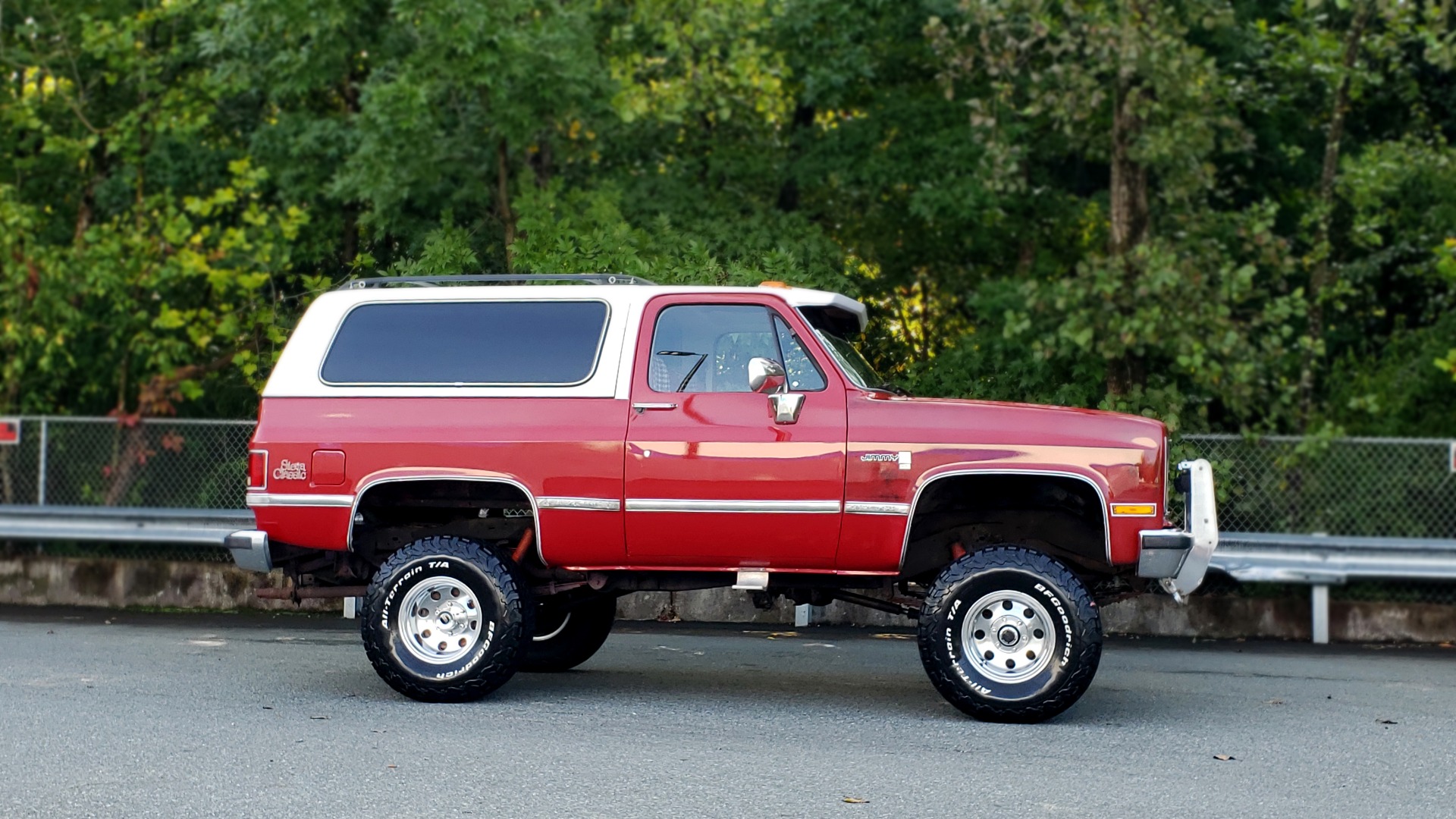Used 1981 GMC JIMMY K1500 4X4 / 5.0L V8 / AUTO / LIFTED / REMOVABLE TOP for sale Sold at Formula Imports in Charlotte NC 28227 2