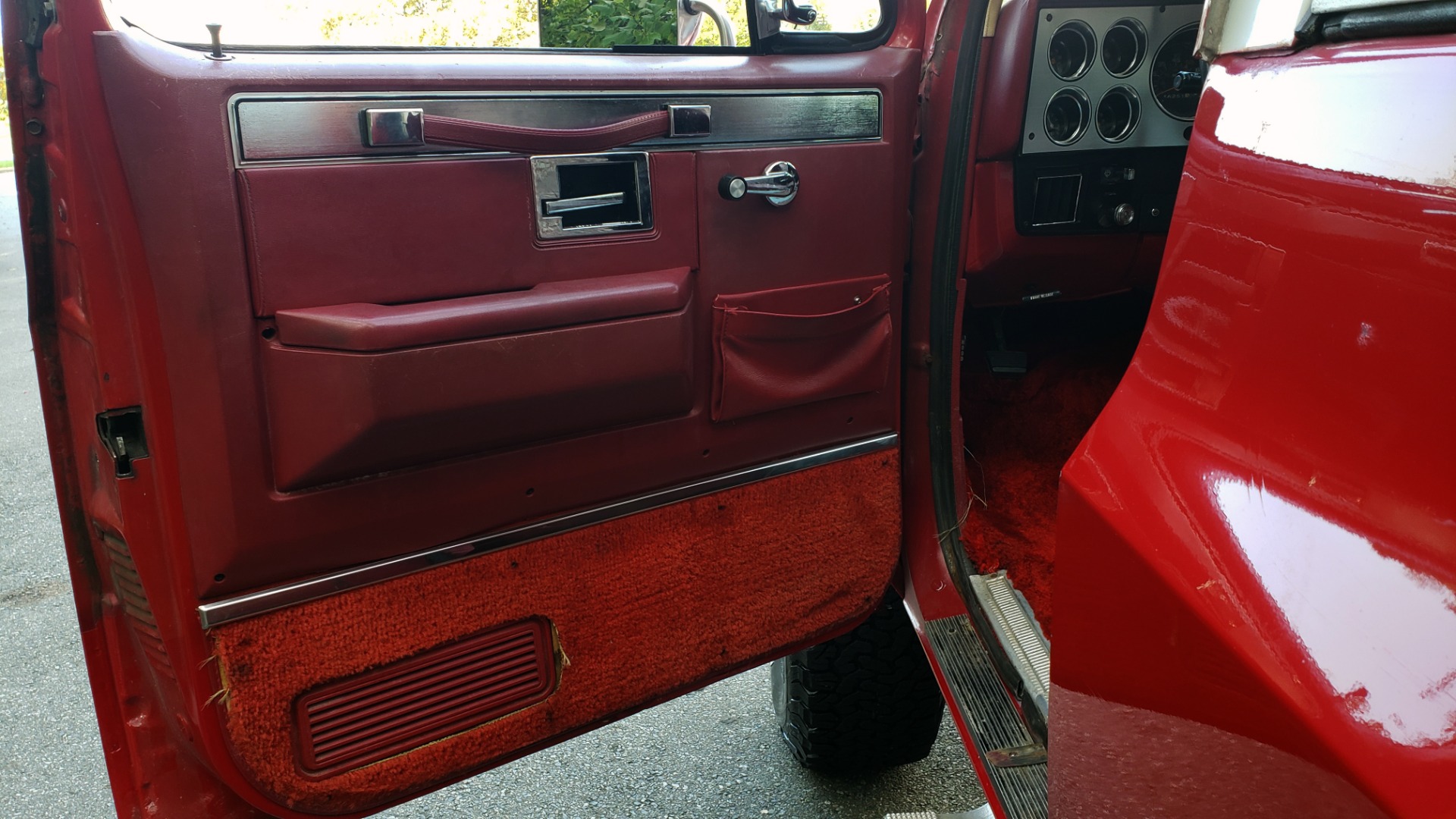 Used 1981 GMC JIMMY K1500 4X4 / 5.0L V8 / AUTO / LIFTED / REMOVABLE TOP for sale Sold at Formula Imports in Charlotte NC 28227 36