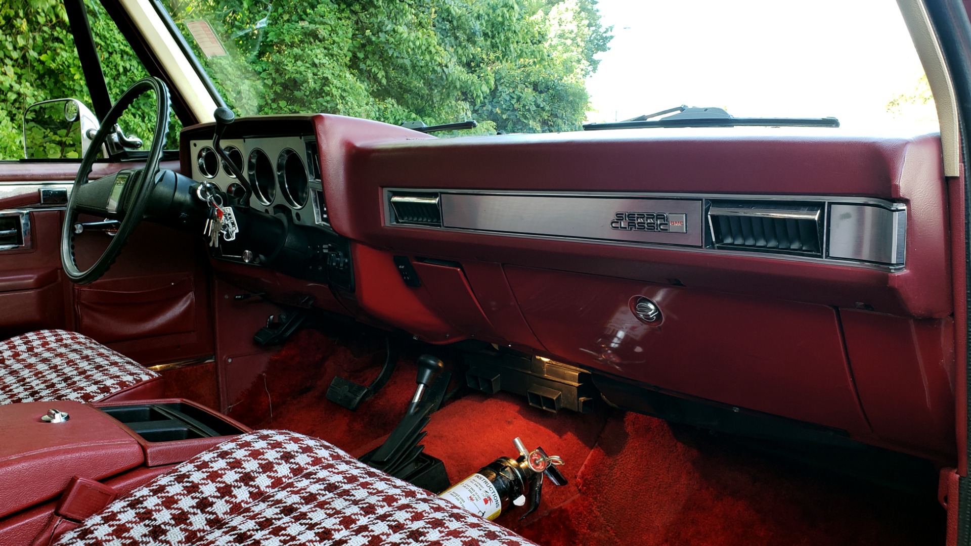 Used 1981 GMC JIMMY K1500 4X4 / 5.0L V8 / AUTO / LIFTED / REMOVABLE TOP for sale Sold at Formula Imports in Charlotte NC 28227 42