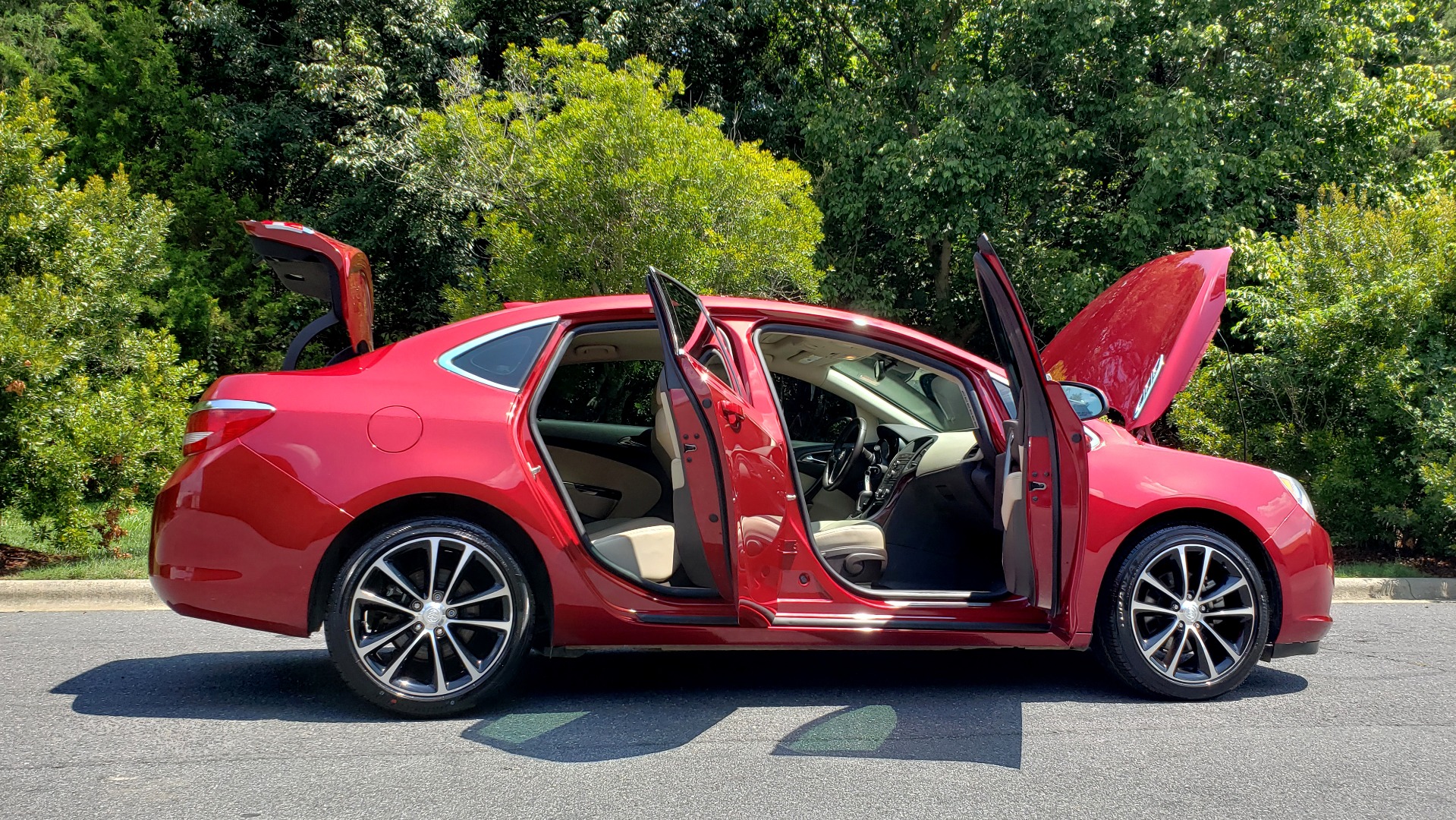 Used 2016 Buick VERANO SPORT TOURING / SUNROOF / HTD STS / 18IN WHEELS / REARVIEW for sale Sold at Formula Imports in Charlotte NC 28227 11