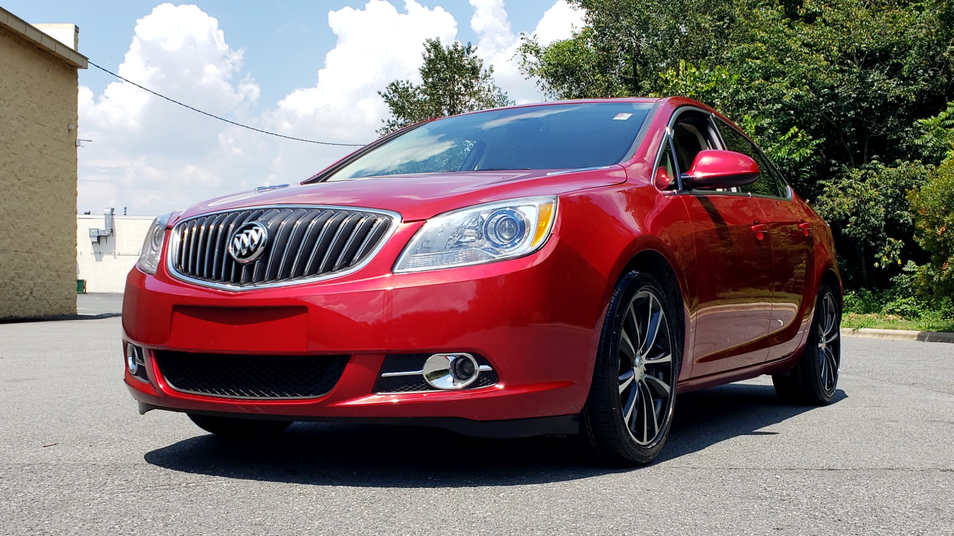 Used 2016 Buick VERANO SPORT TOURING / SUNROOF / HTD STS / 18IN WHEELS / REARVIEW for sale Sold at Formula Imports in Charlotte NC 28227 4