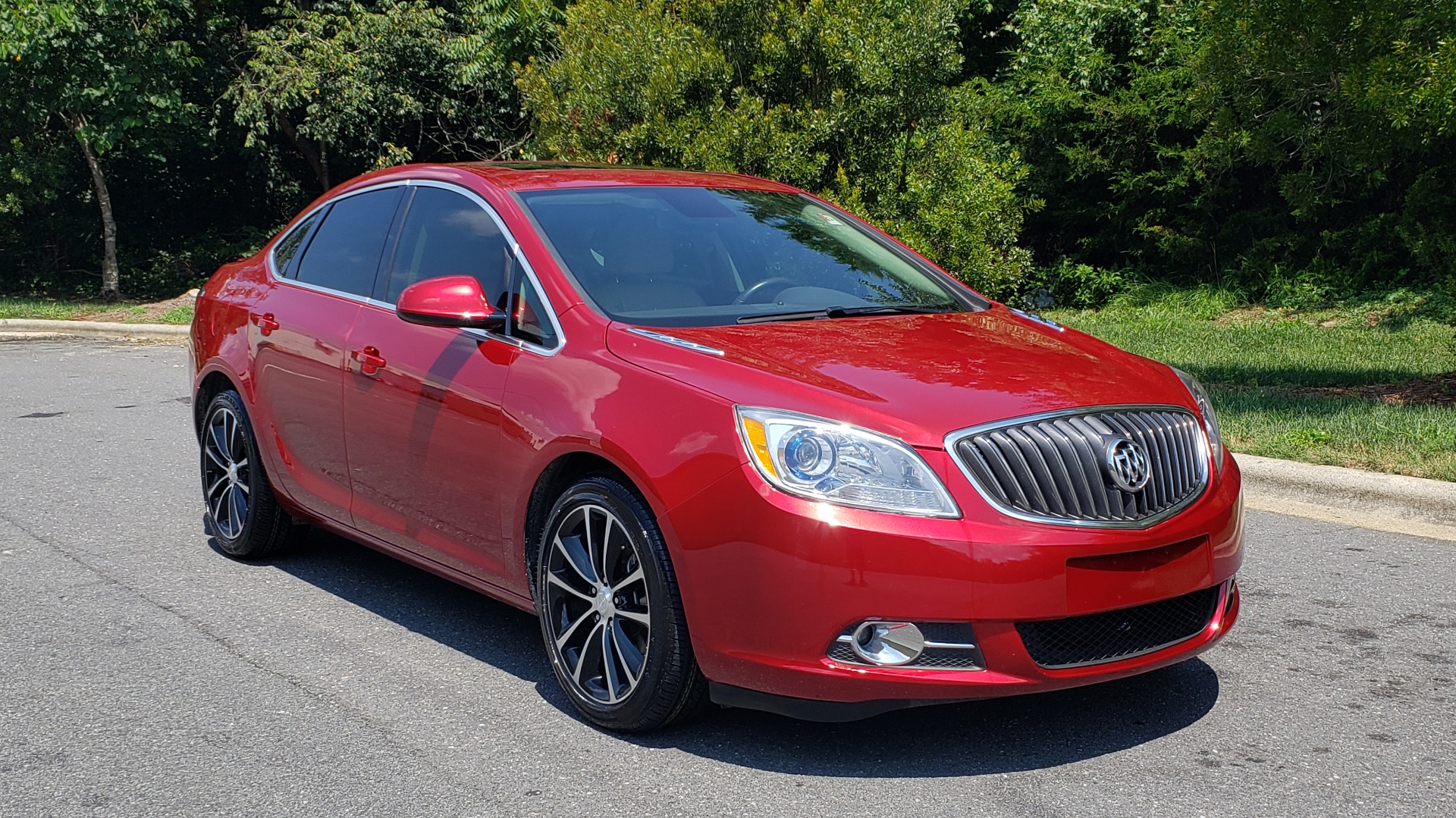 Used 2016 Buick VERANO SPORT TOURING / SUNROOF / HTD STS / 18IN WHEELS / REARVIEW for sale Sold at Formula Imports in Charlotte NC 28227 5