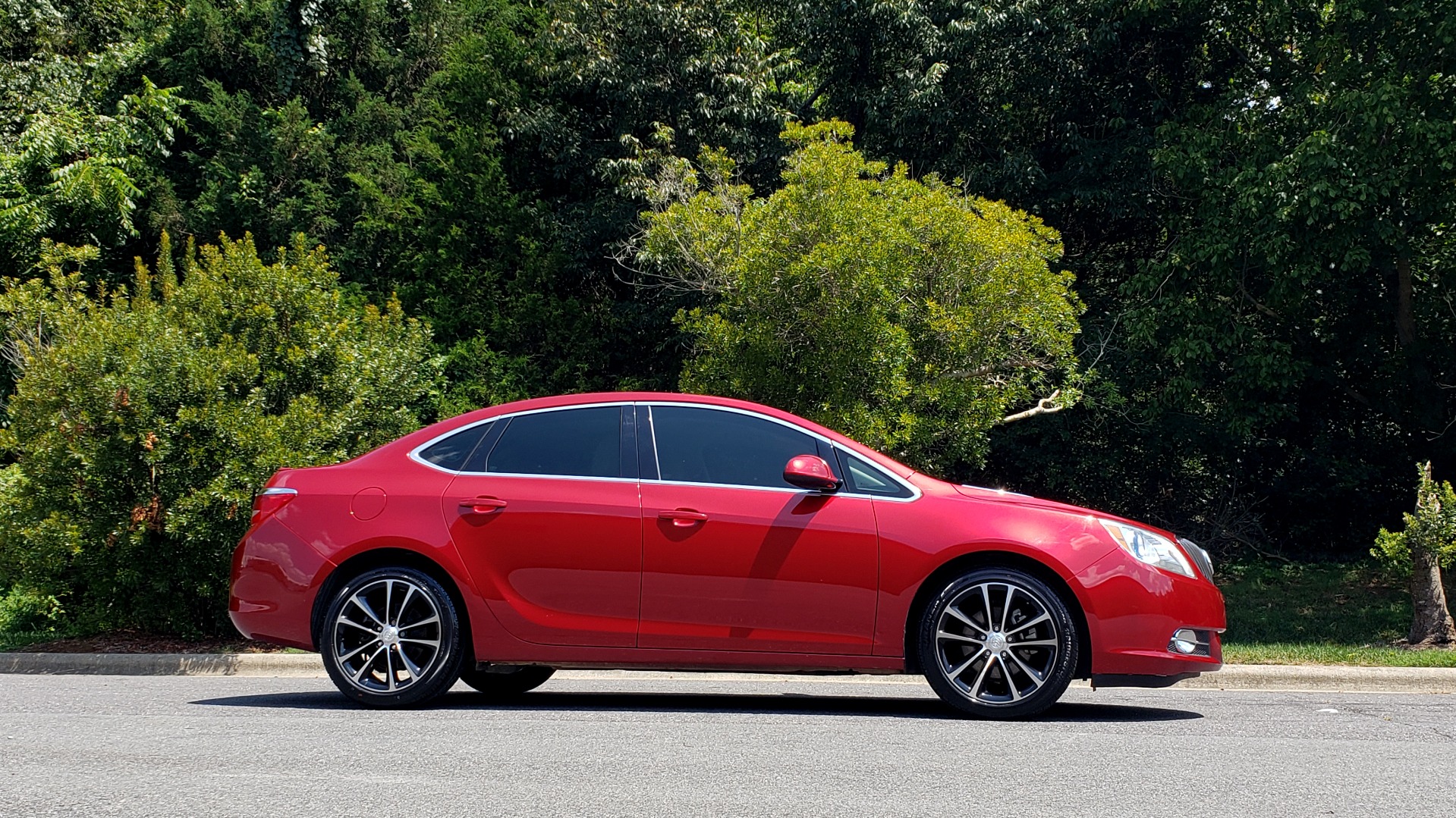 Used 2016 Buick VERANO SPORT TOURING / SUNROOF / HTD STS / 18IN WHEELS / REARVIEW for sale Sold at Formula Imports in Charlotte NC 28227 6