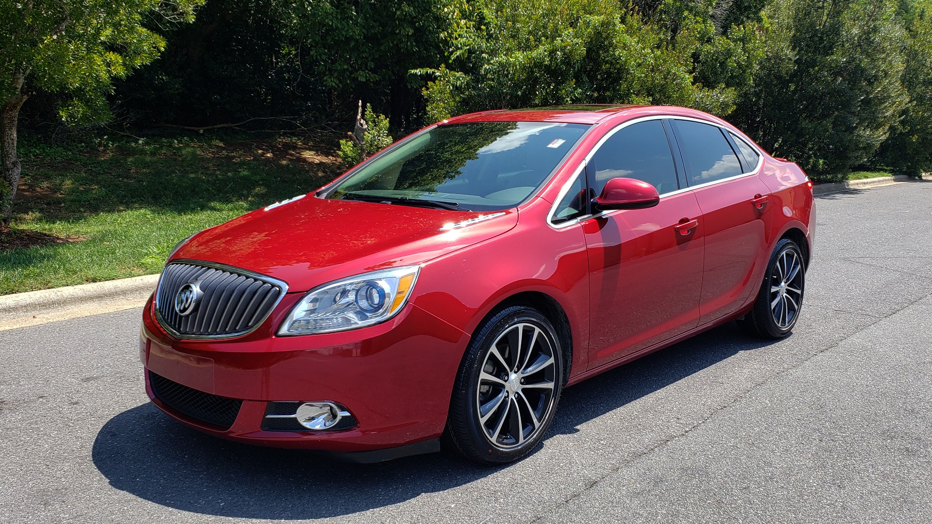Used 2016 Buick VERANO SPORT TOURING / SUNROOF / HTD STS / 18IN WHEELS / REARVIEW for sale Sold at Formula Imports in Charlotte NC 28227 1