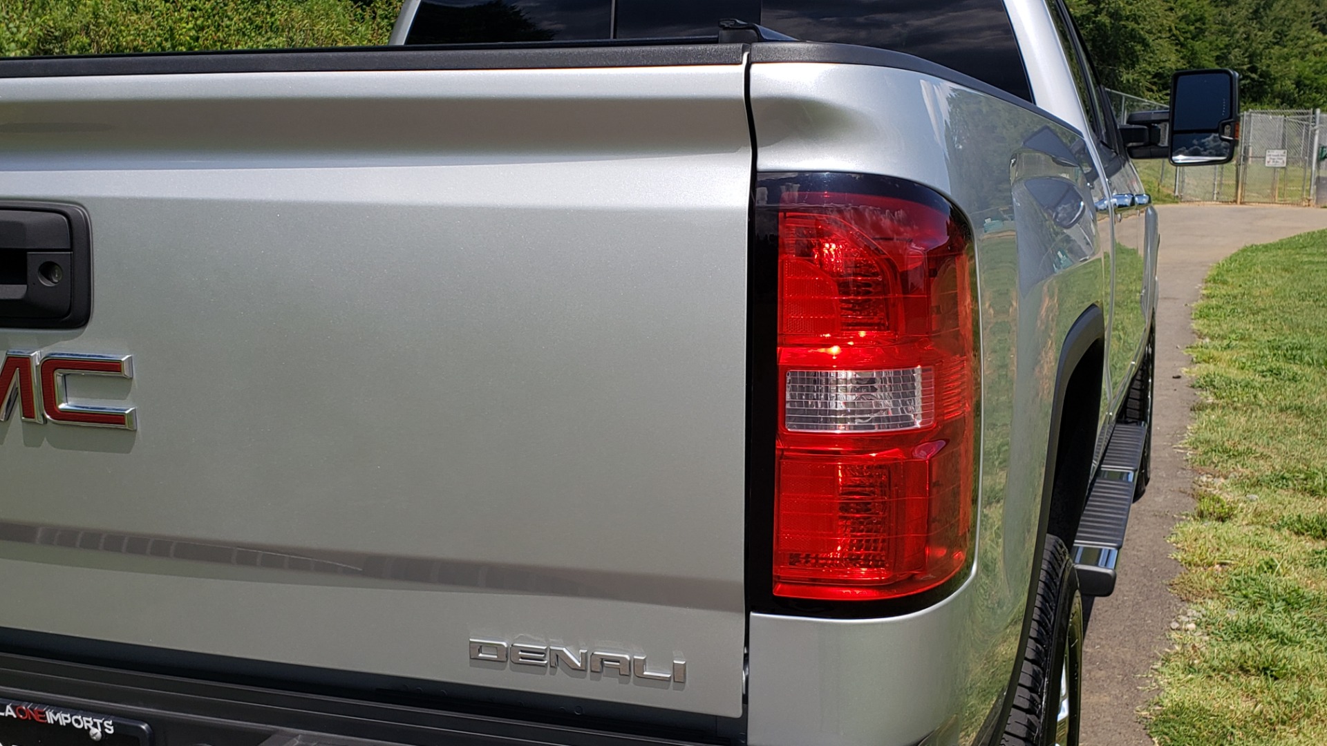 Used 2018 GMC SIERRA 2500HD DENALI 4WD / 6.6L DURAMAX / NAV / SUNROOF / BOSE / REARVIEW for sale Sold at Formula Imports in Charlotte NC 28227 22