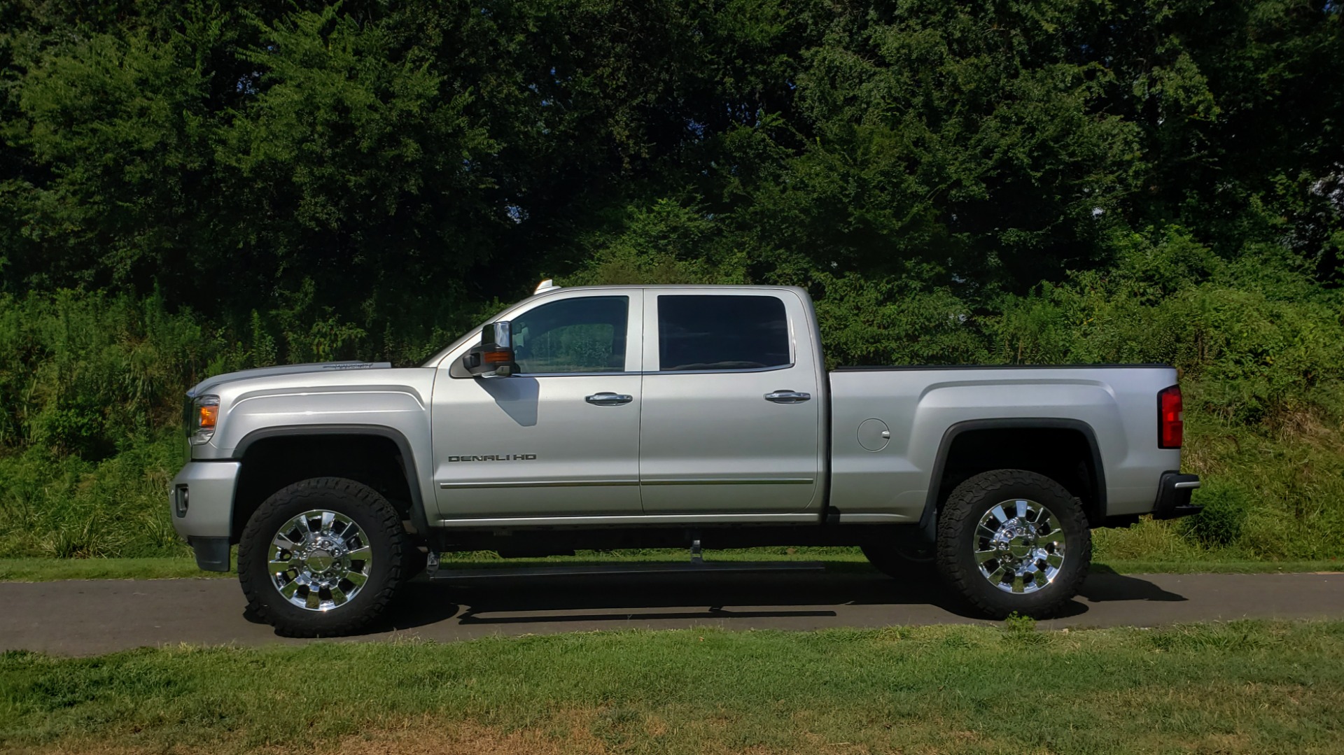 Used 2018 GMC SIERRA 2500HD DENALI 4WD / 6.6L DURAMAX / NAV / SUNROOF / BOSE / REARVIEW for sale Sold at Formula Imports in Charlotte NC 28227 3