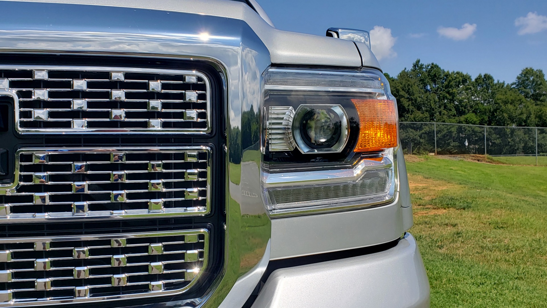 Used 2018 GMC Sierra 2500HD Denali for sale Sold at Formula Imports in Charlotte NC 28227 15